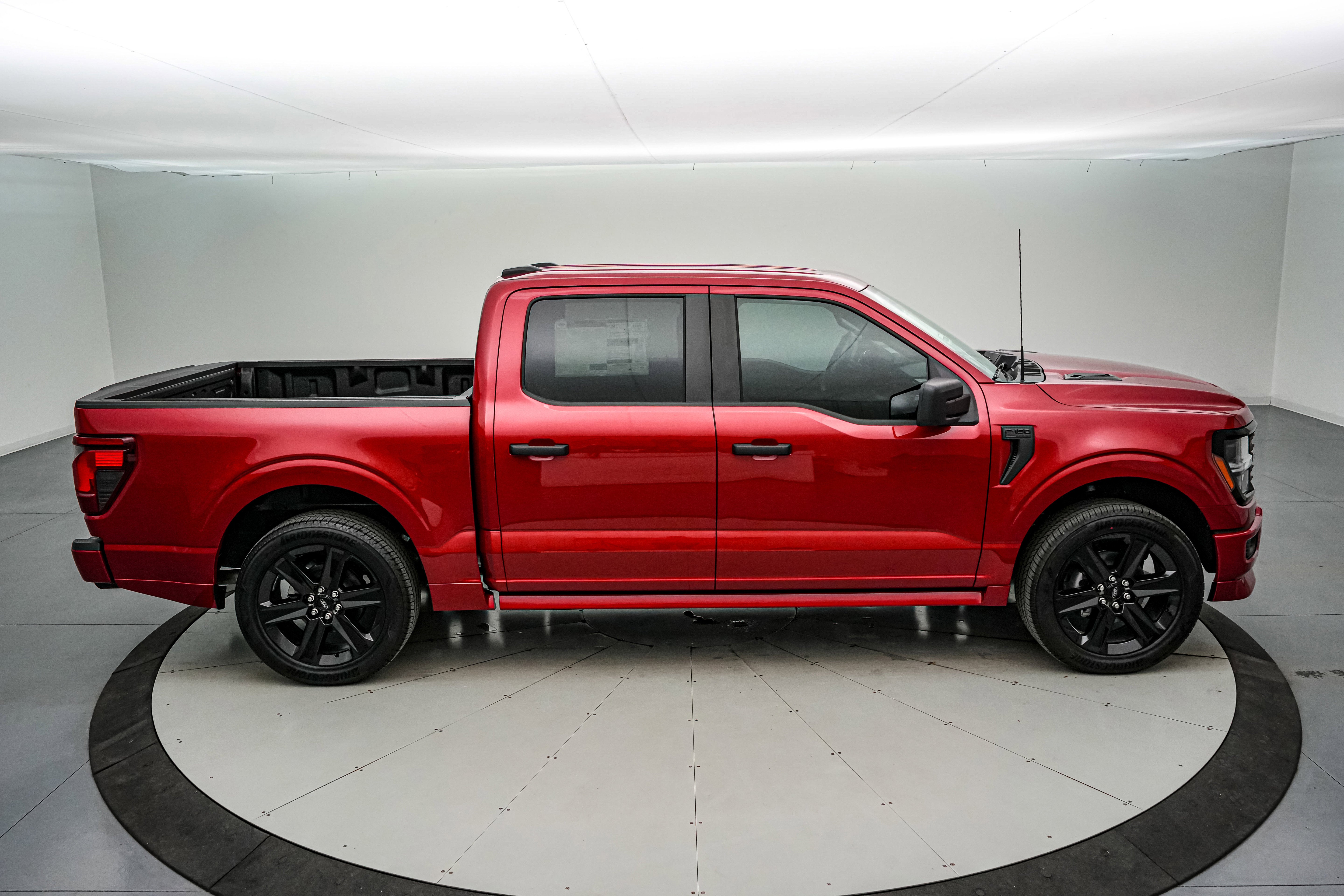 2025 Ford F-150 Lobo w/LMP SC