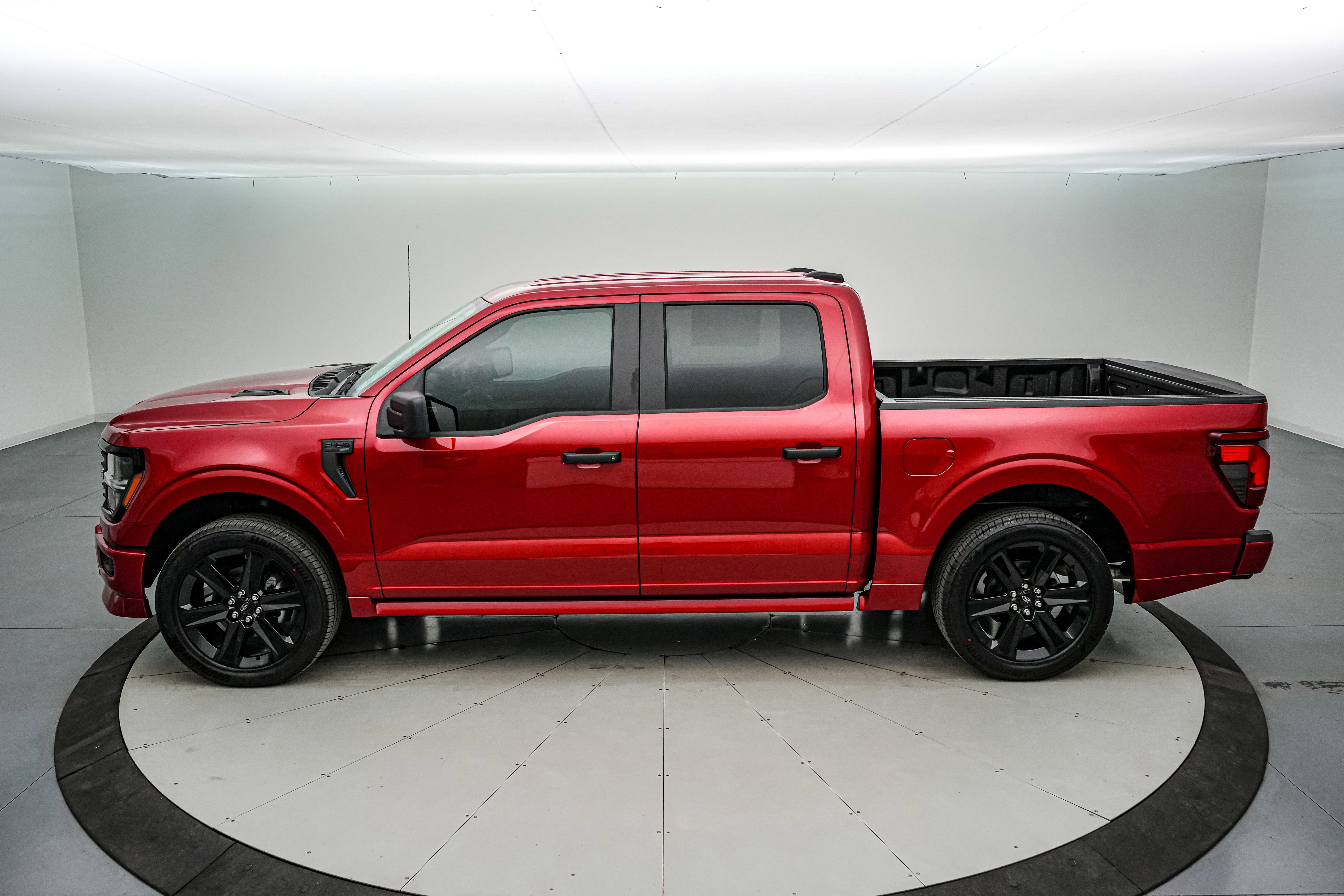 2025 Ford F-150 Lobo w/LMP SC