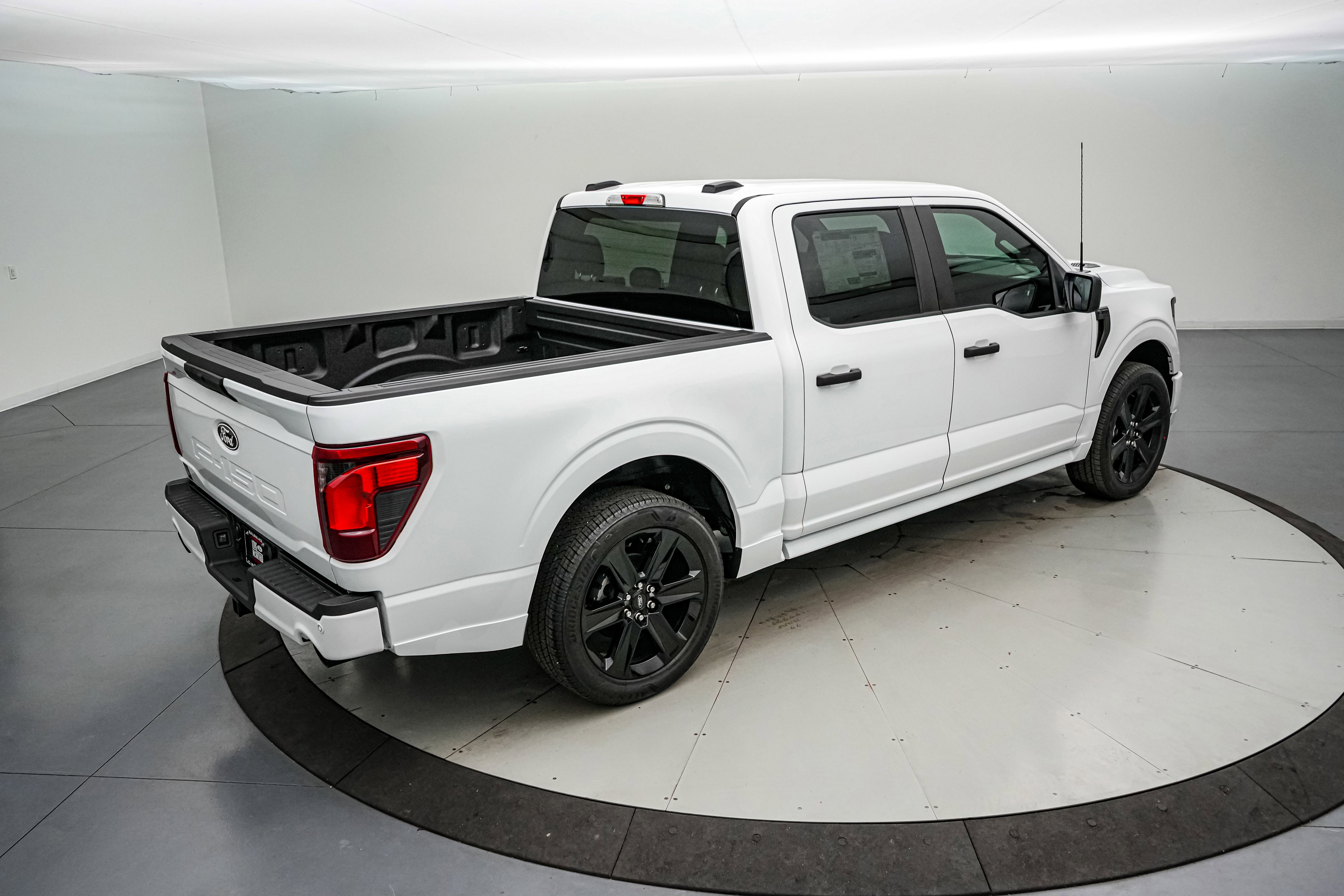 2025 Ford F-150 Lobo w/LMP SC