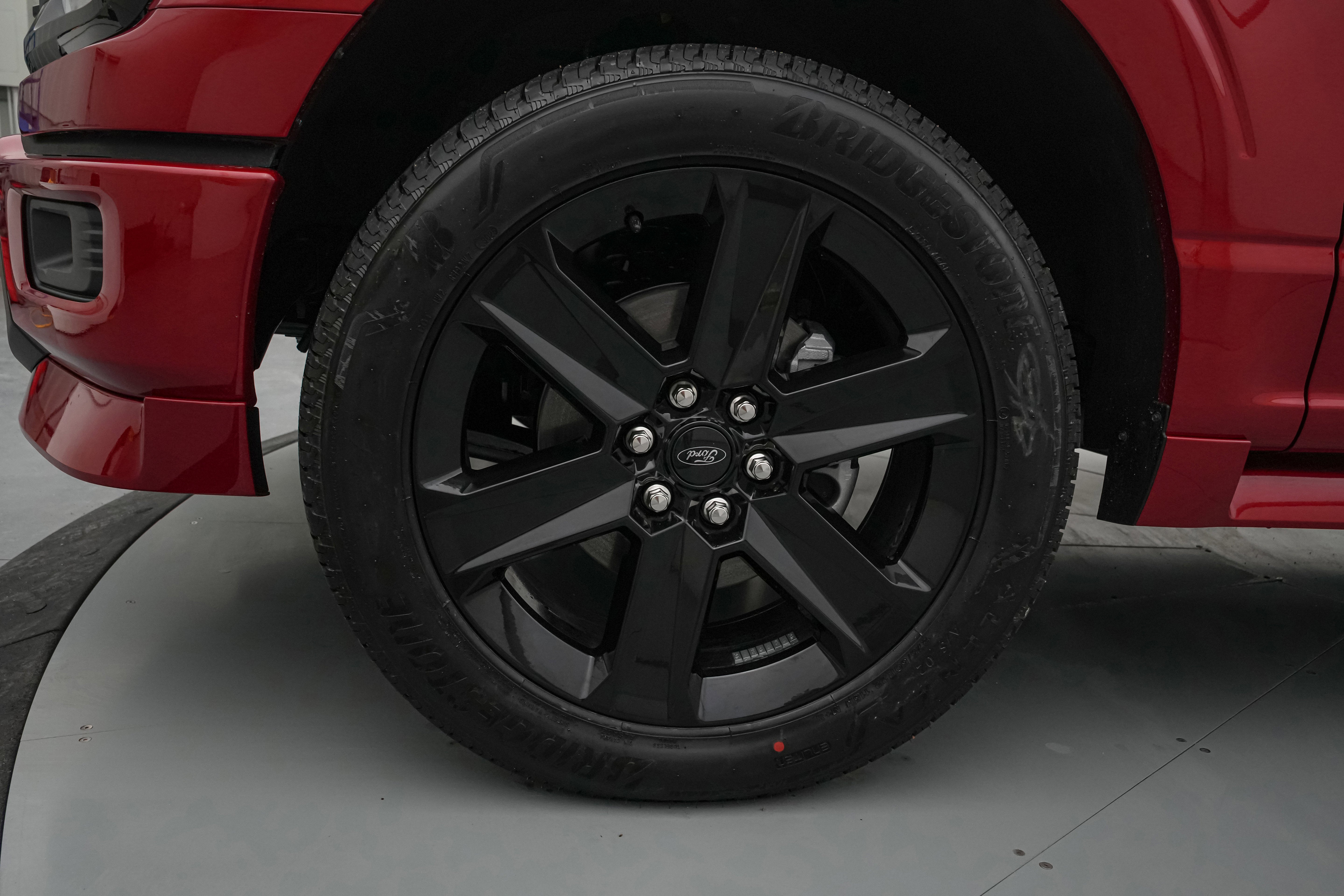 2025 Ford F-150 Lobo SC