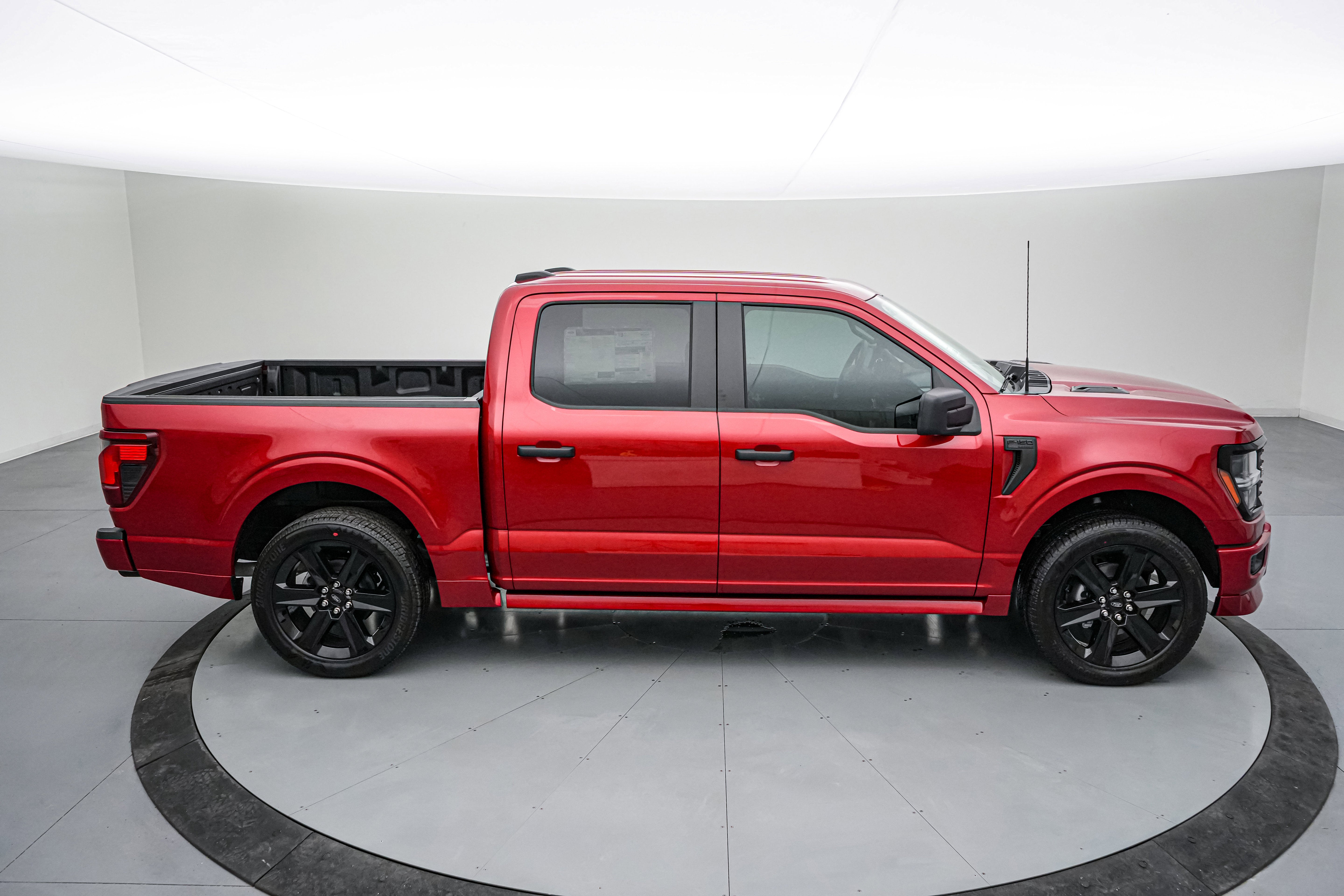2025 Ford F-150 Lobo SC