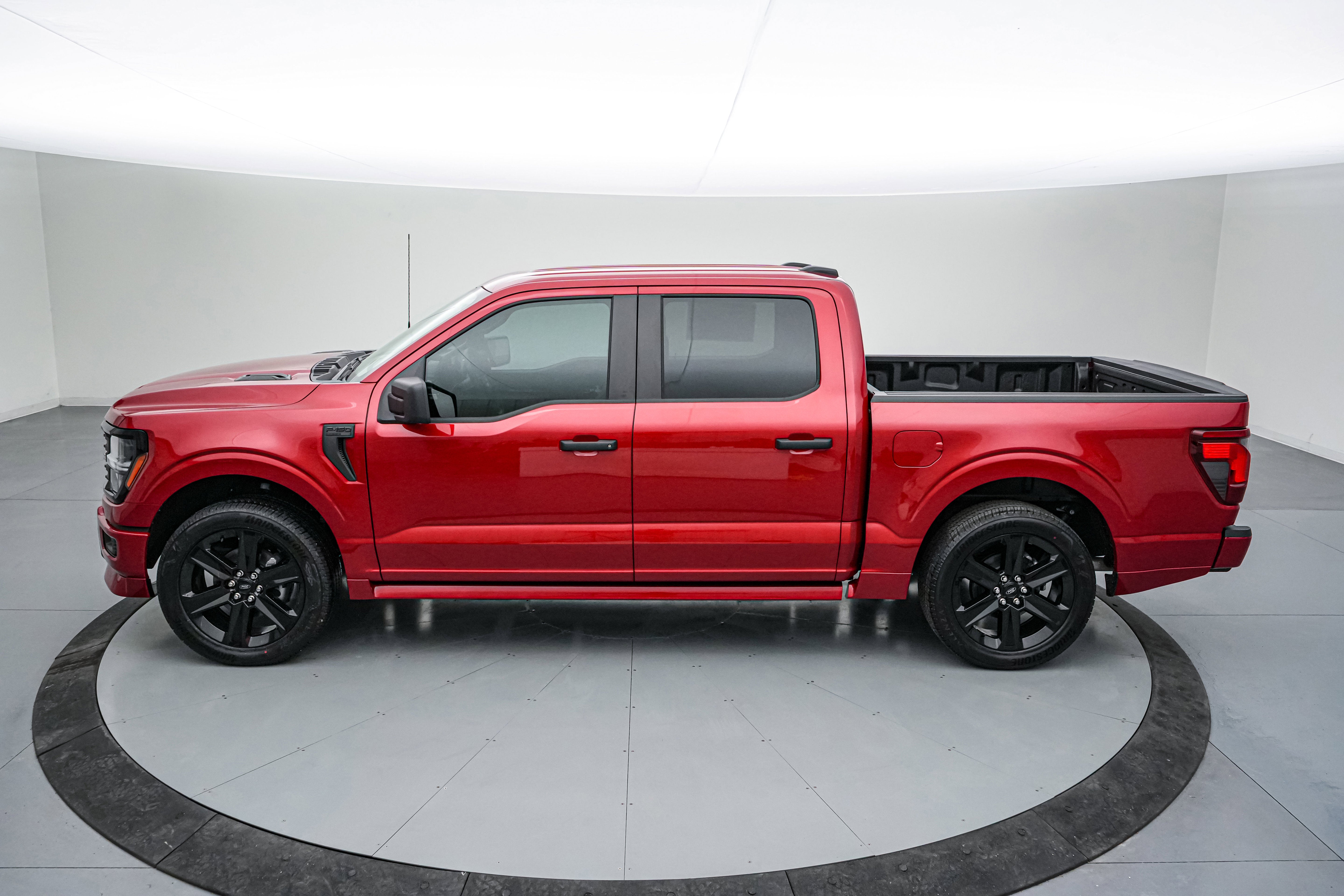 2025 Ford F-150 Lobo SC
