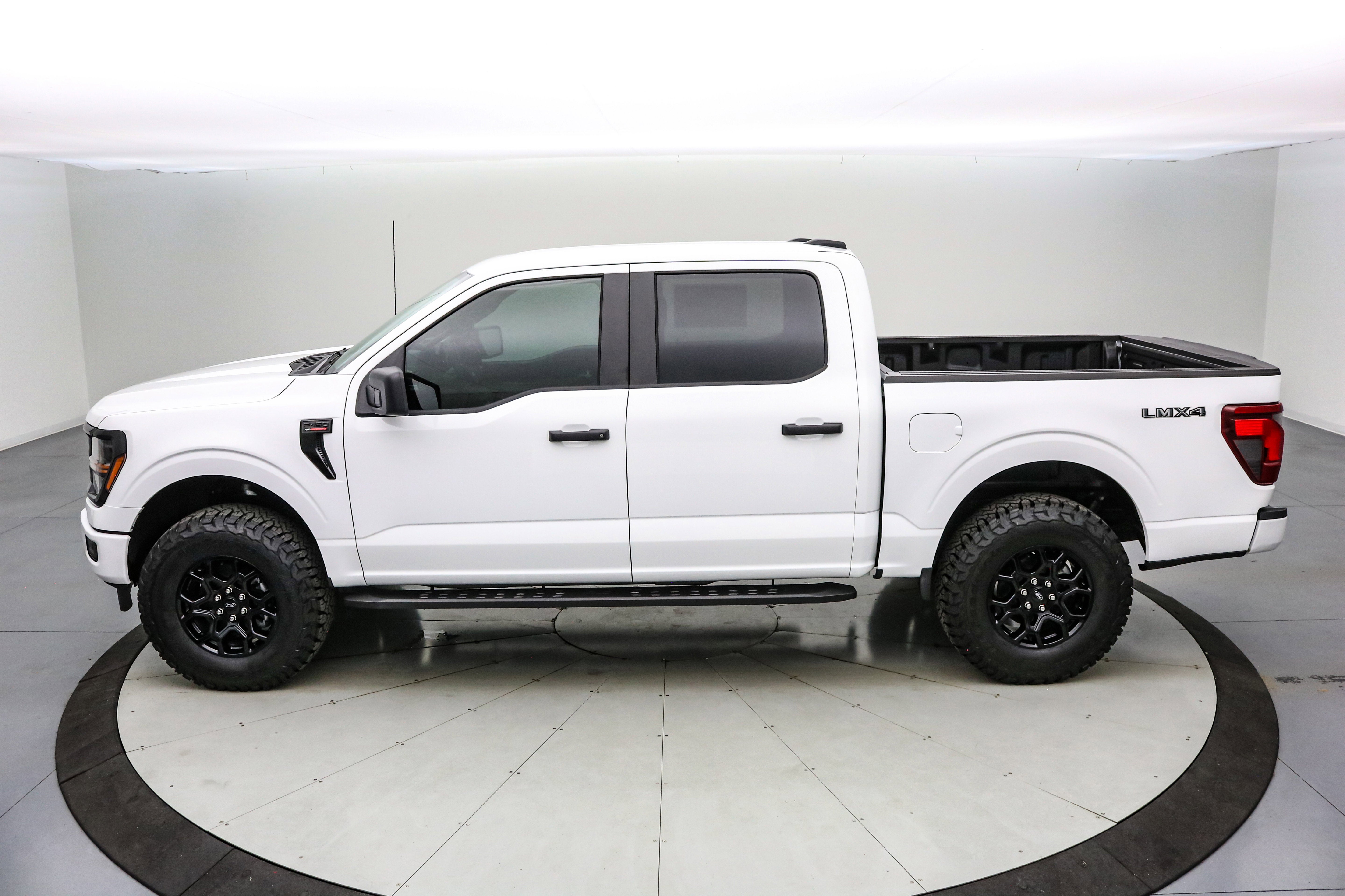 2025 Ford F-150 LMX4