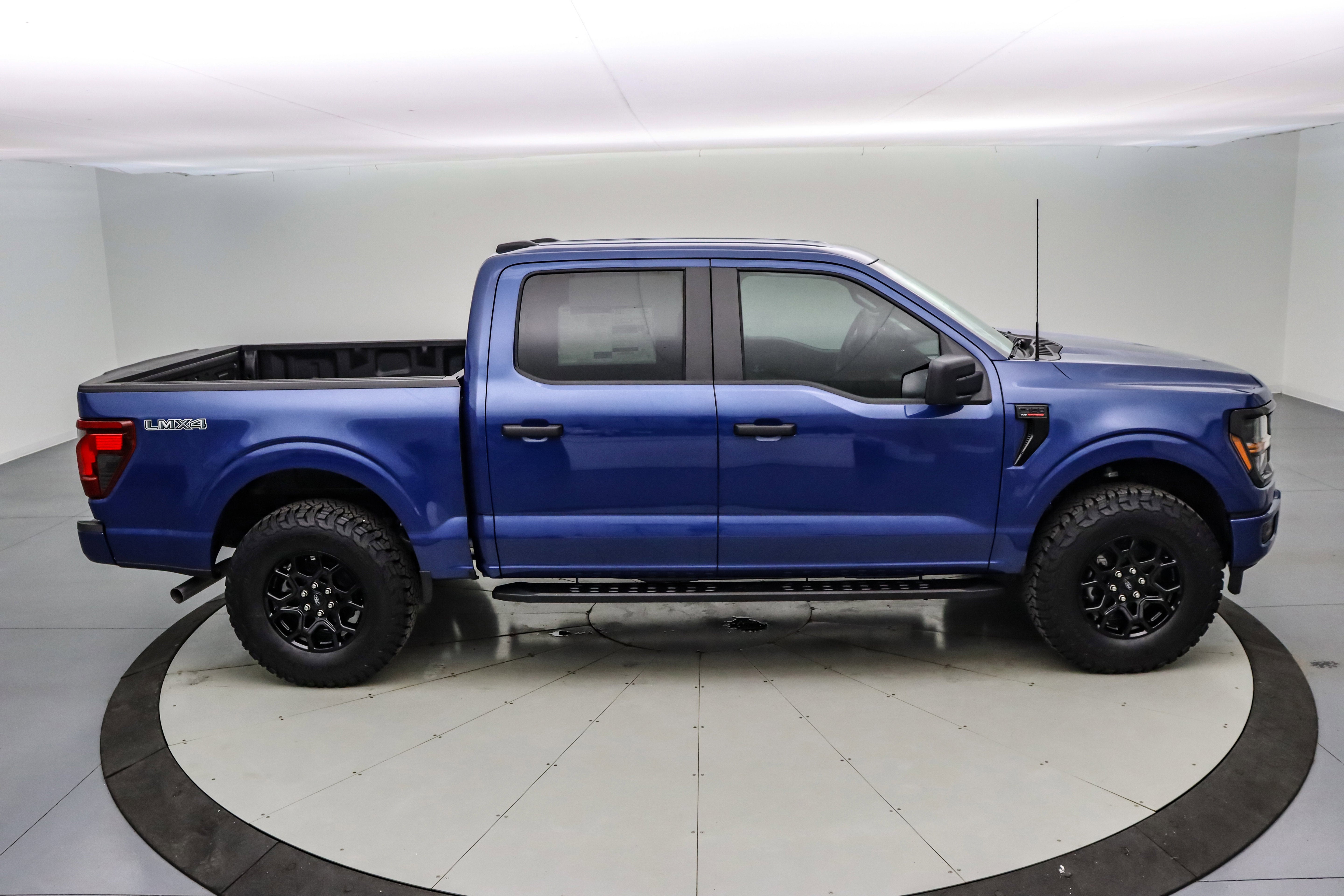 2025 Ford F-150 LMX4