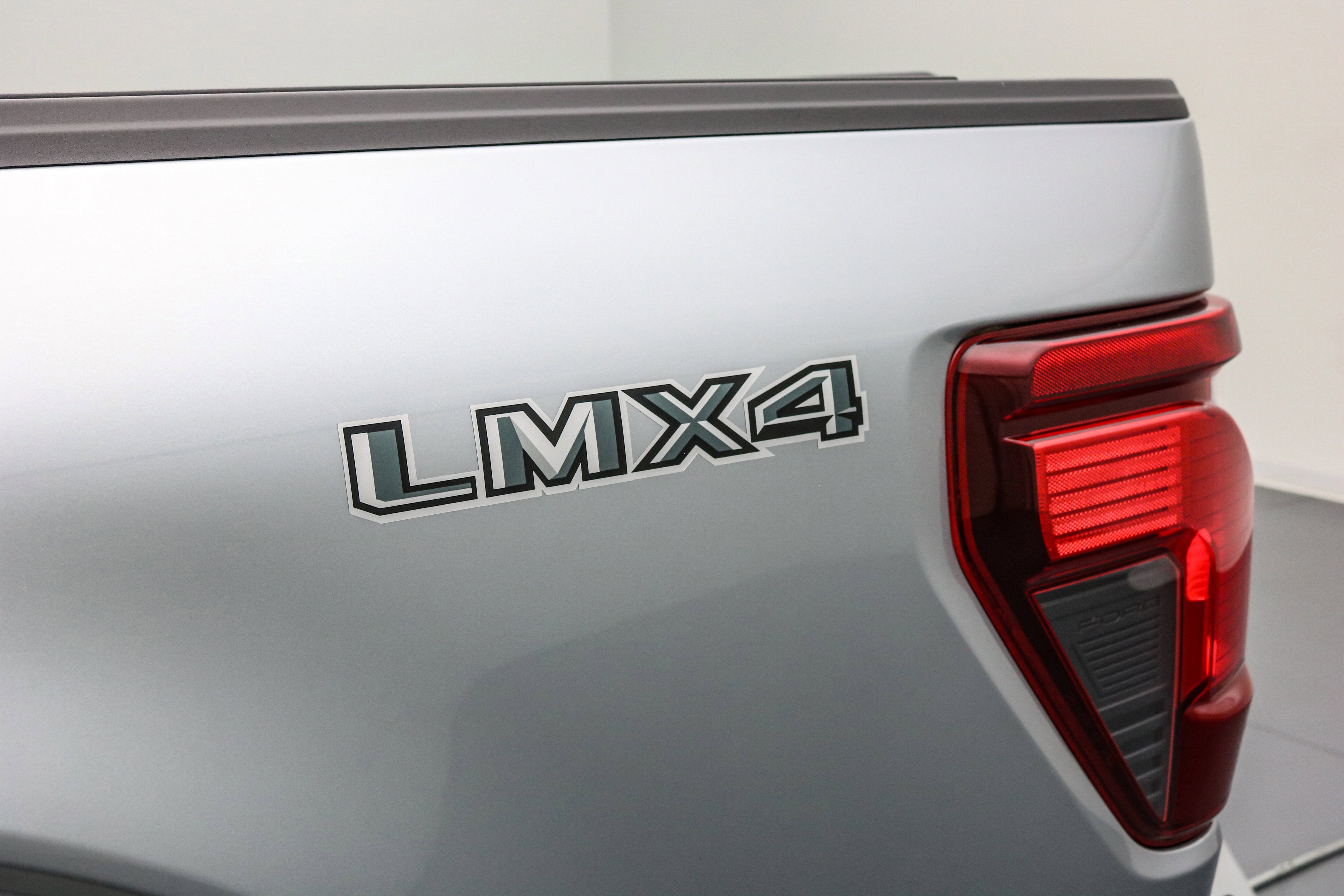 2025 Ford F-150 LMX4