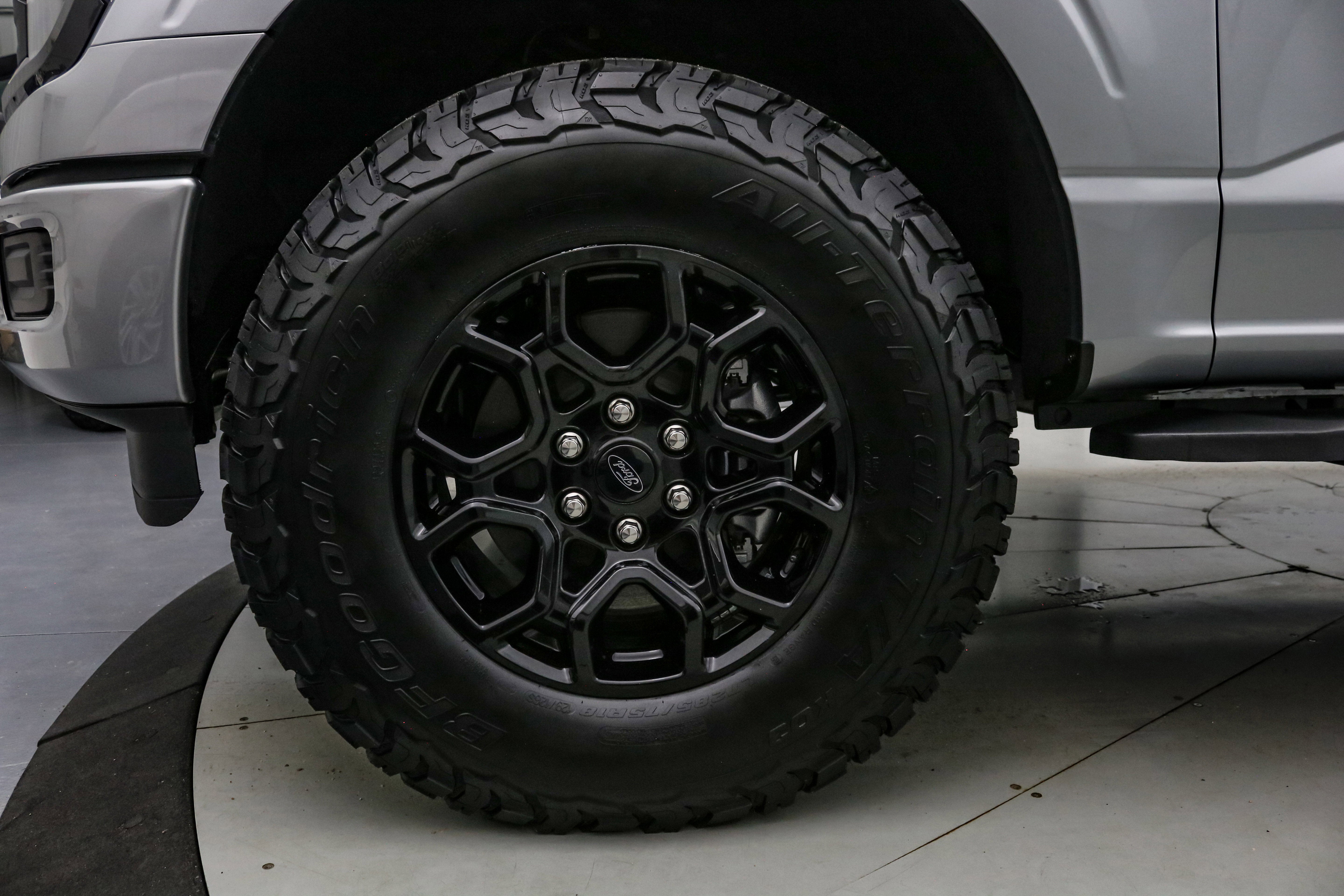 2025 Ford F-150 LMX4