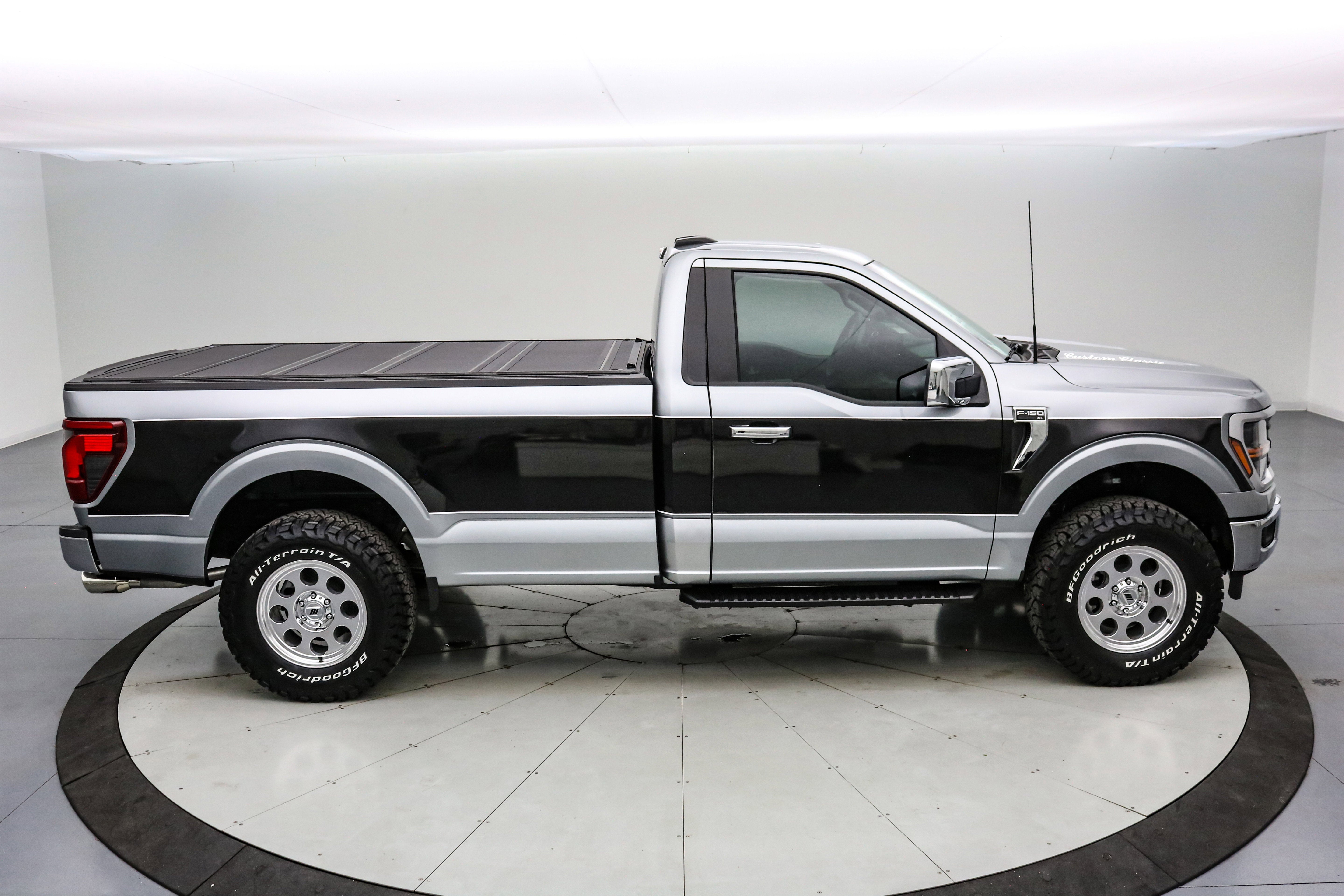2025 Ford F-150 Custom Classic