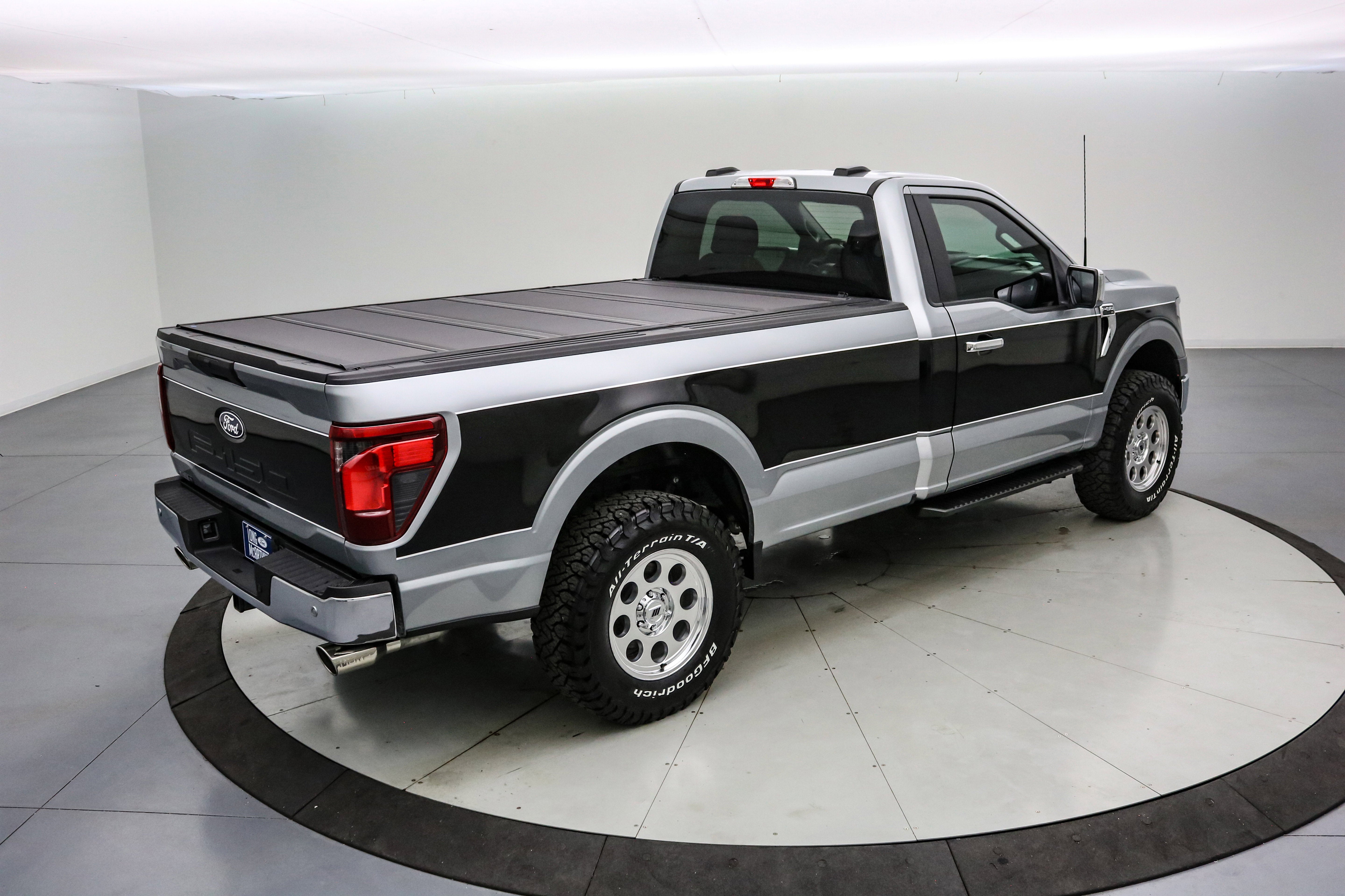 2025 Ford F-150 Custom Classic