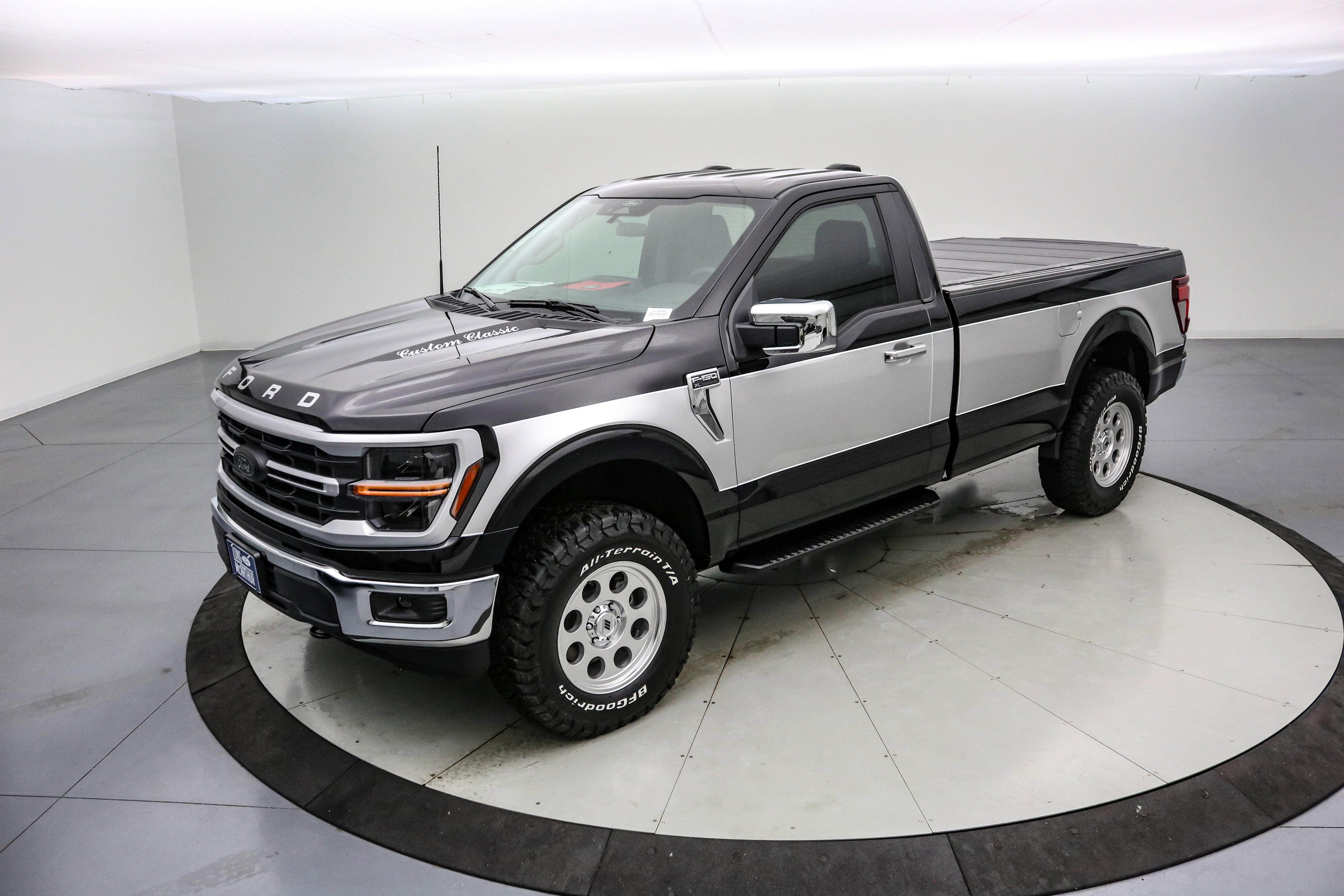 2025 Ford F-150 Custom Classic