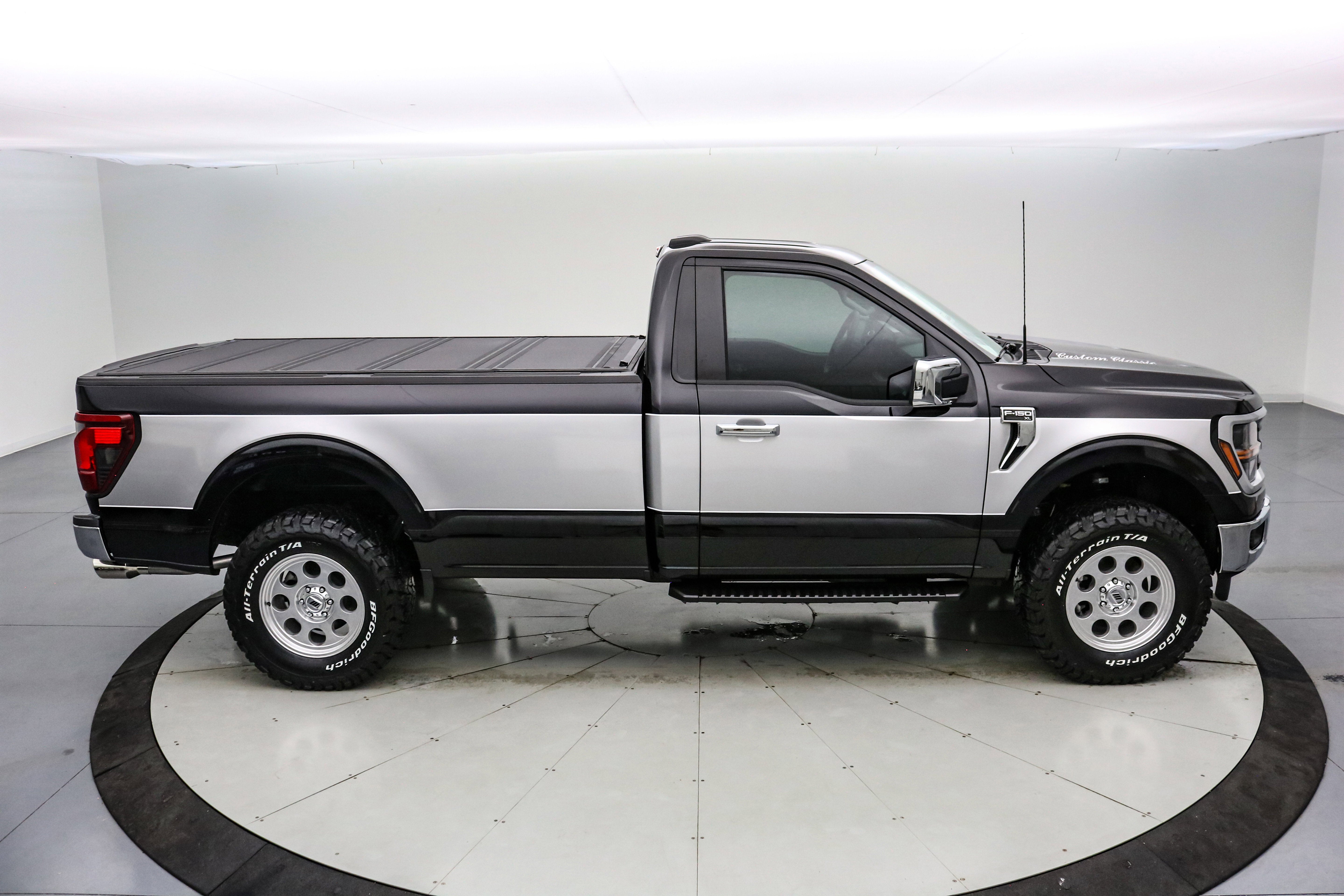 2025 Ford F-150 Custom Classic