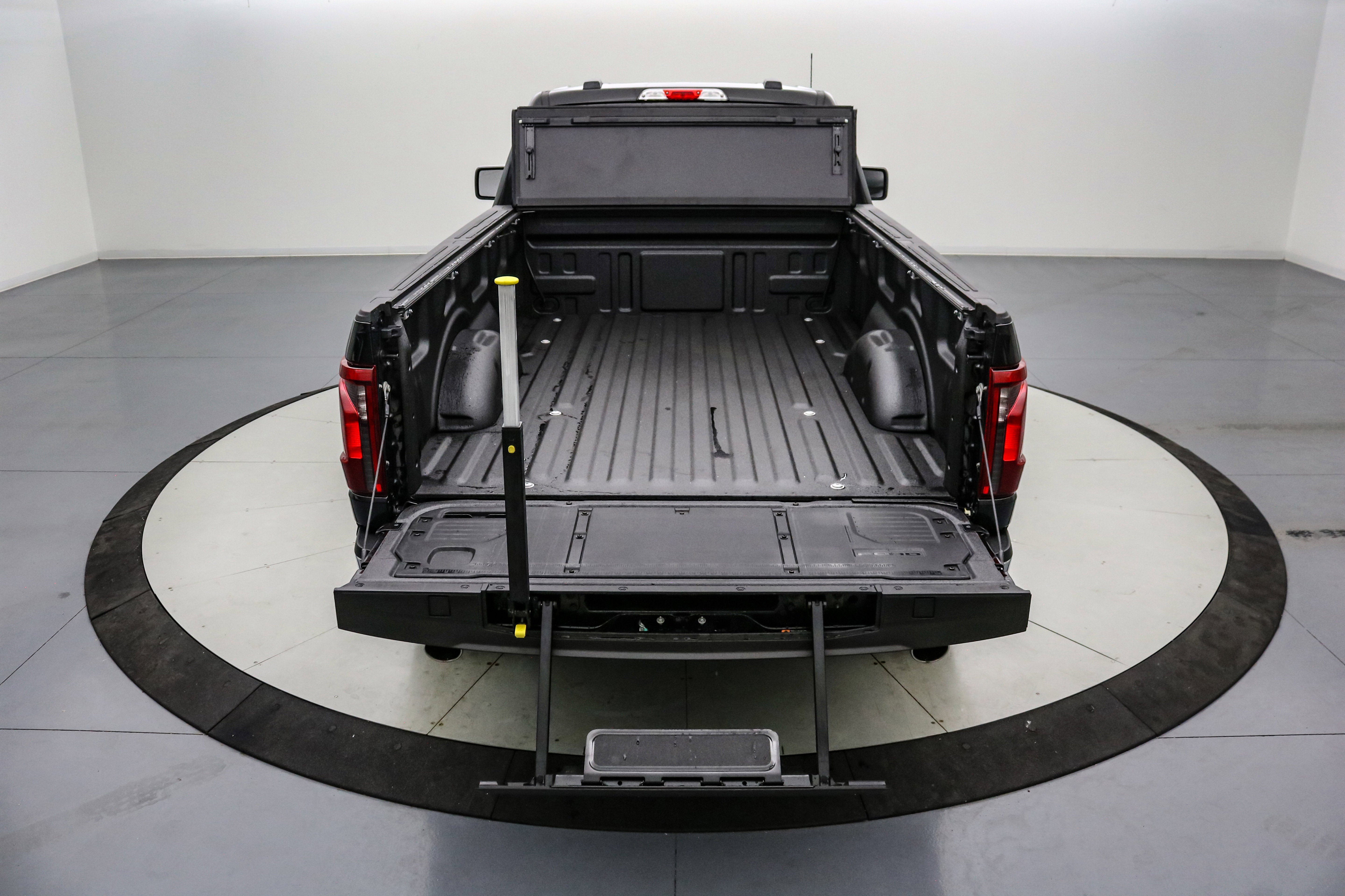 2025 Ford F-150 Custom Classic