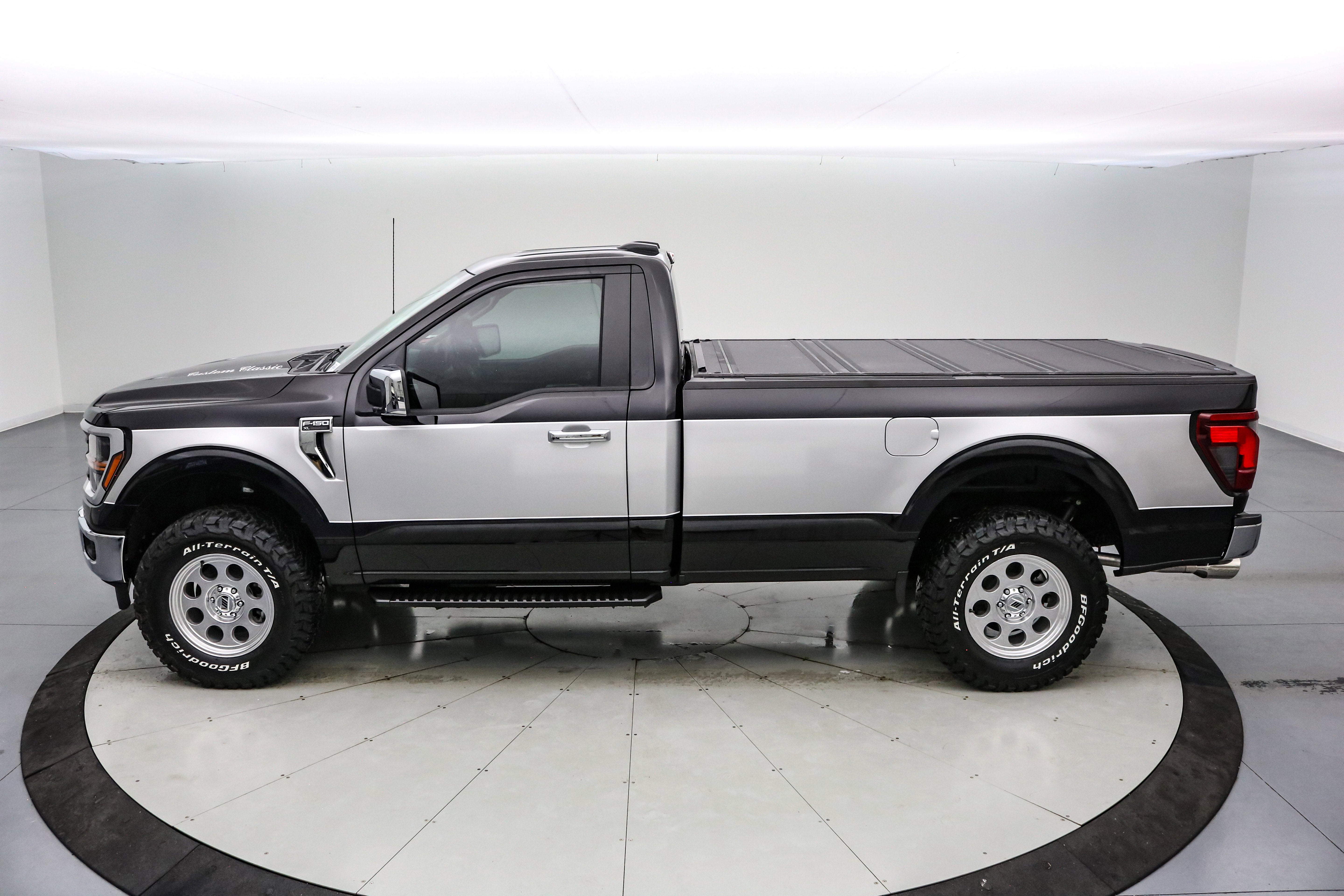 2025 Ford F-150 Custom Classic