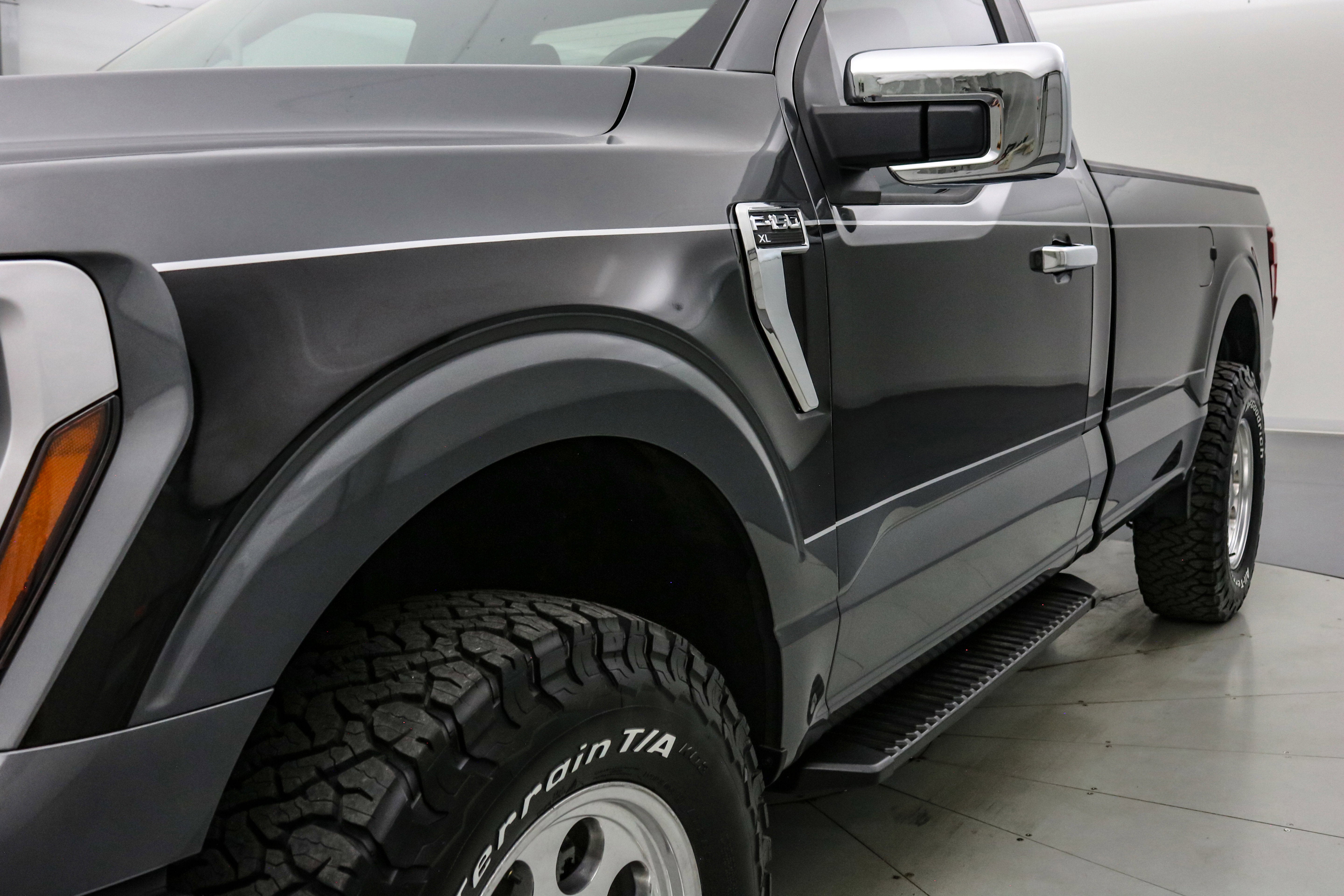 2025 Ford F-150 Custom Classic