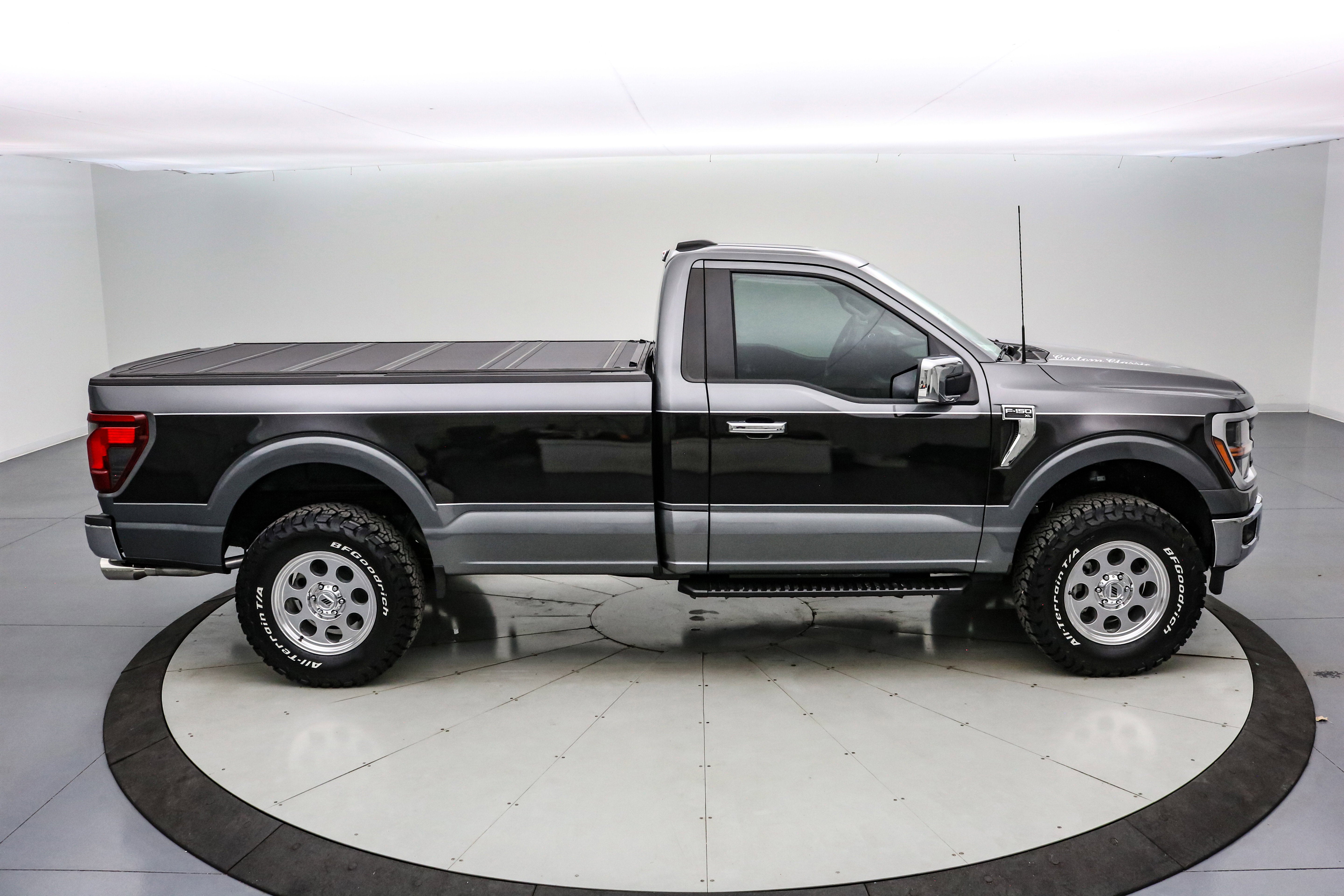 2025 Ford F-150 Custom Classic