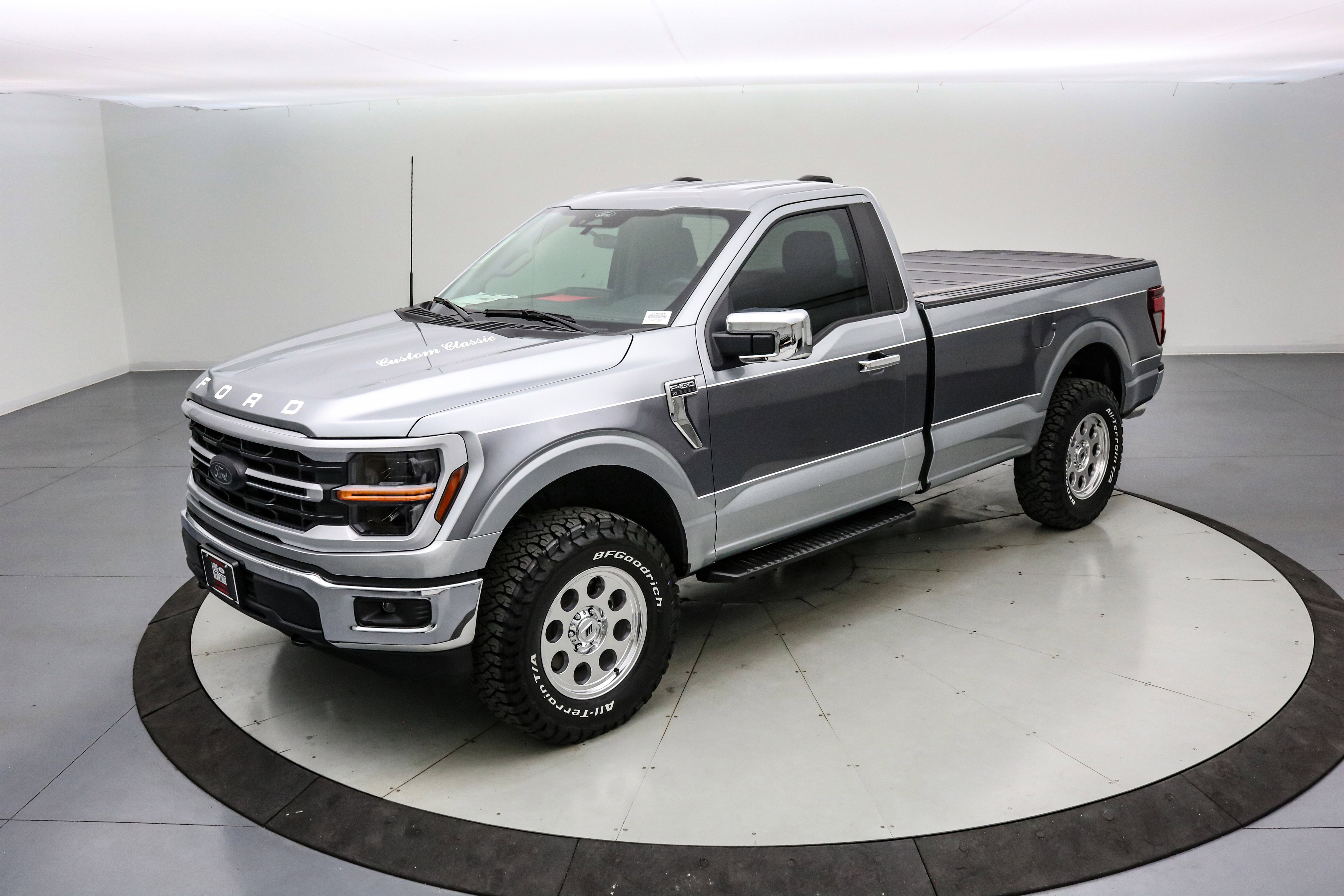 2025 Ford F-150 Custom Classic