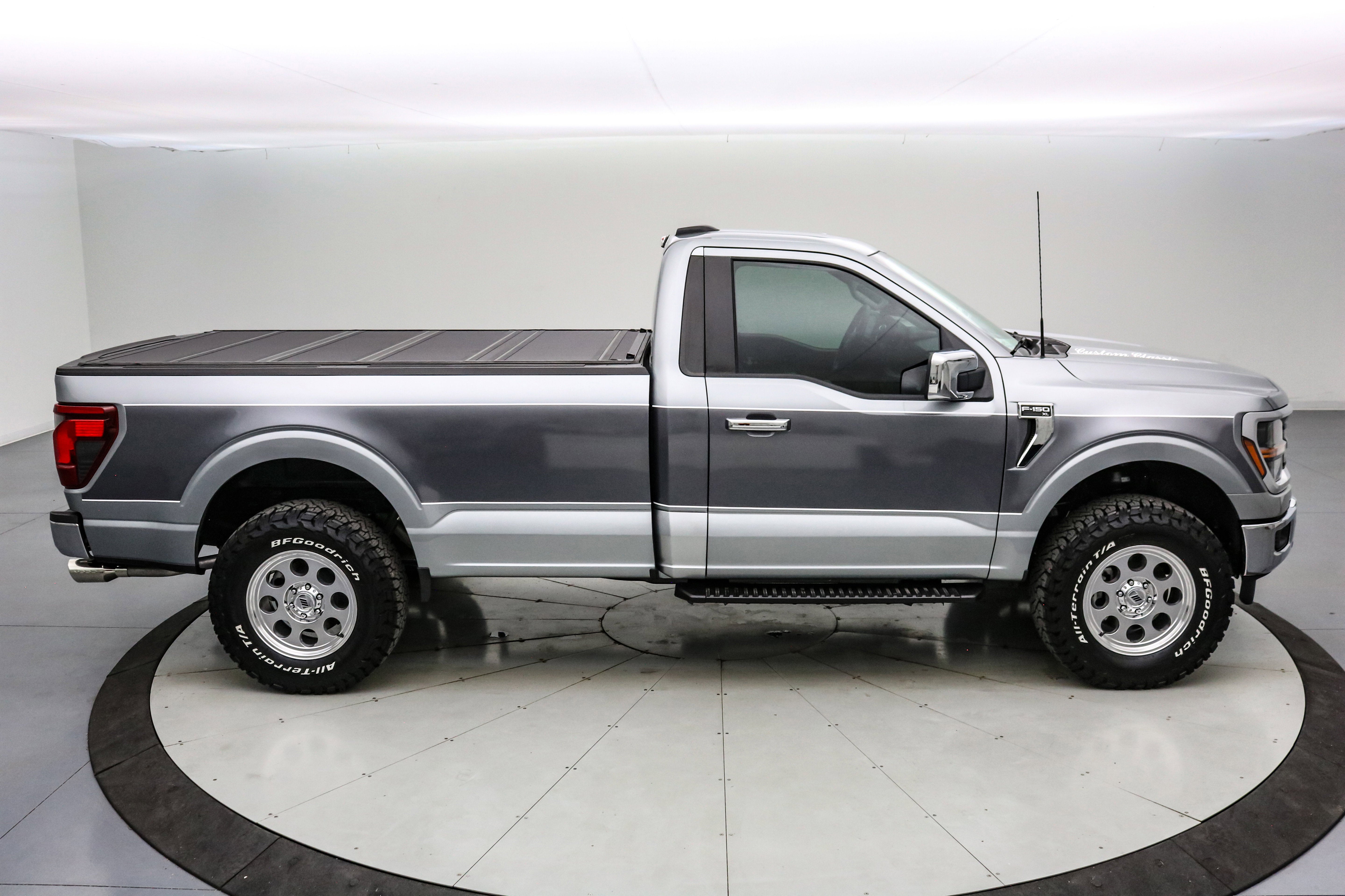 2025 Ford F-150 Custom Classic