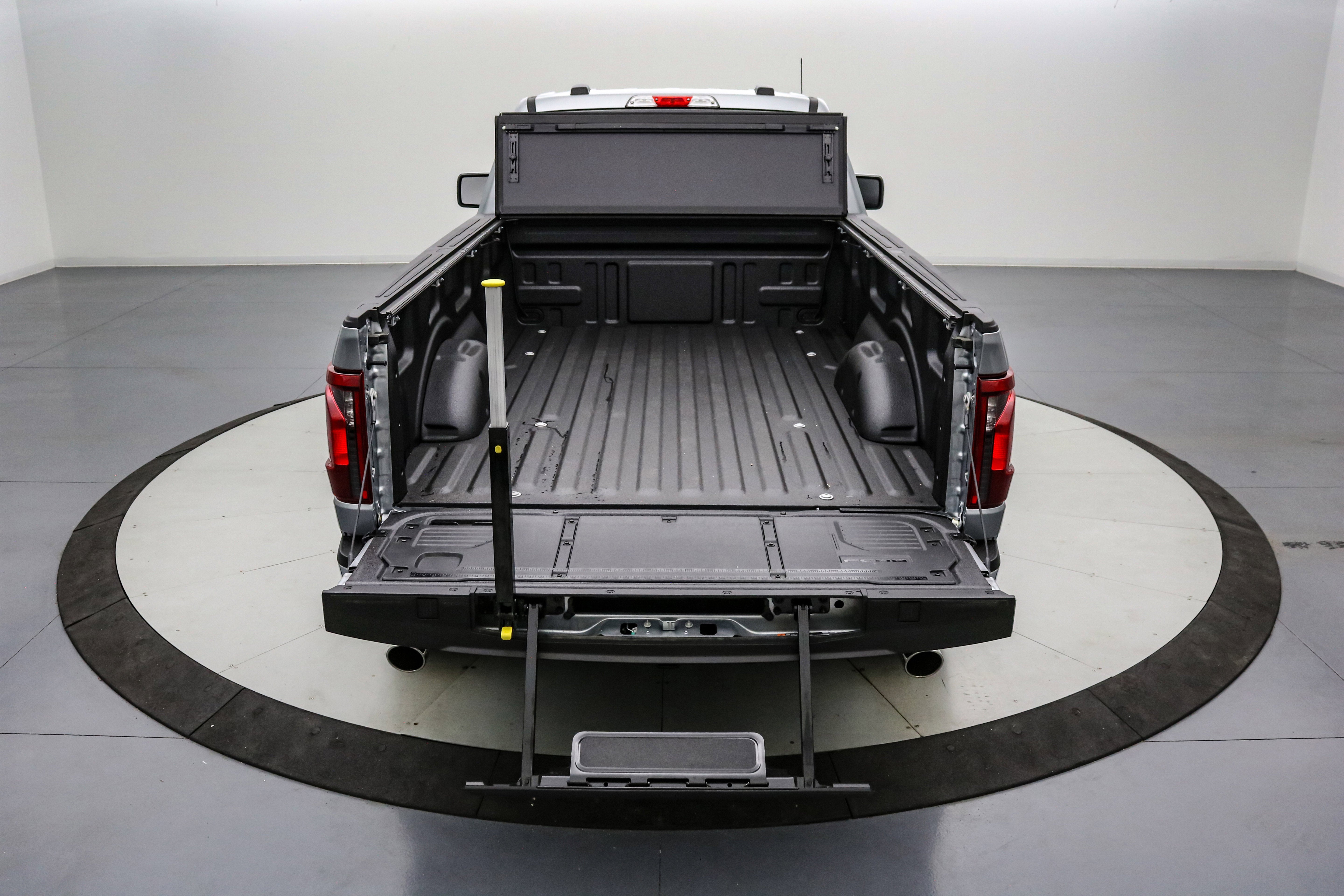 2025 Ford F-150 Custom Classic