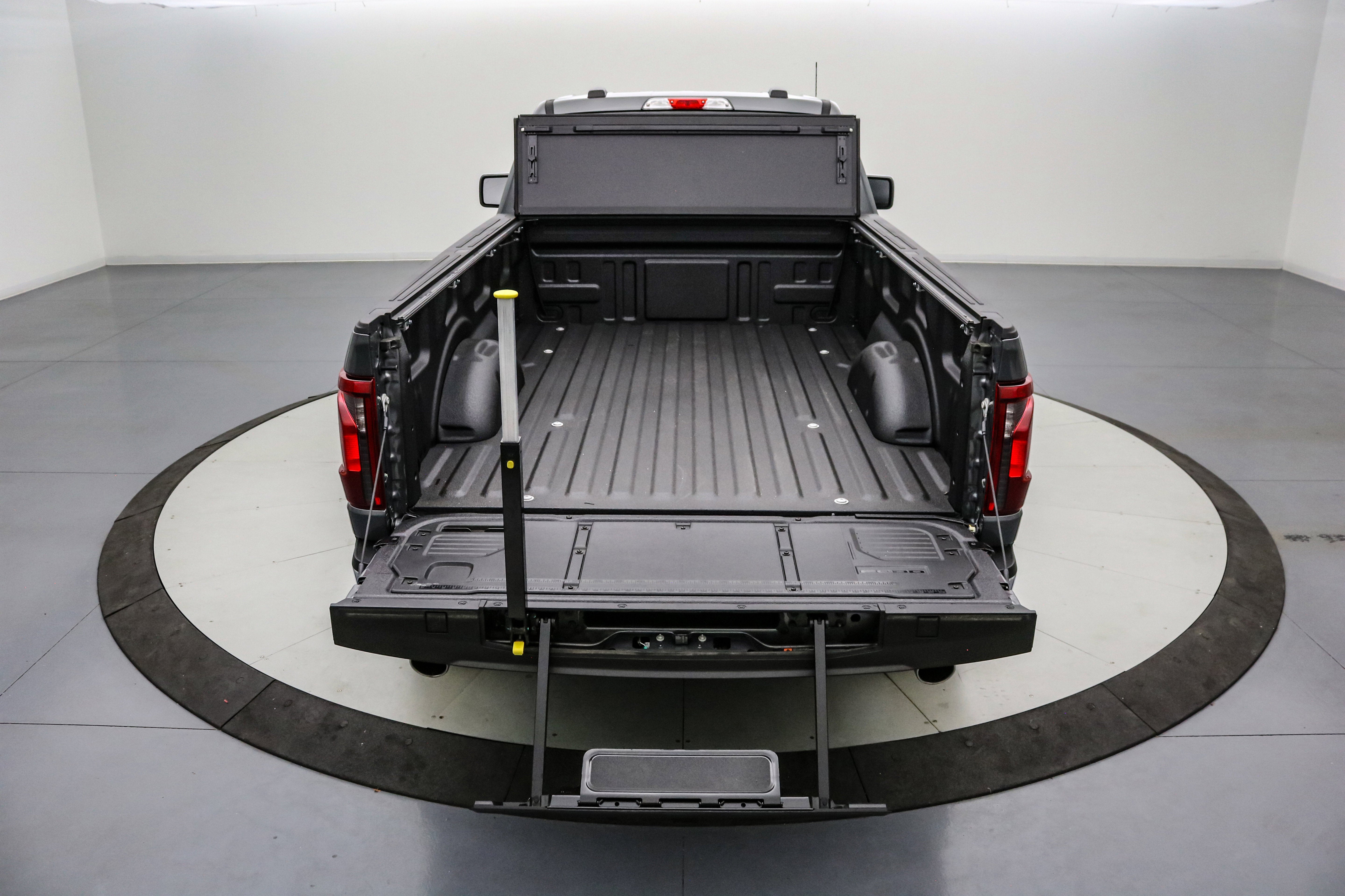 2025 Ford F-150 Custom Classic