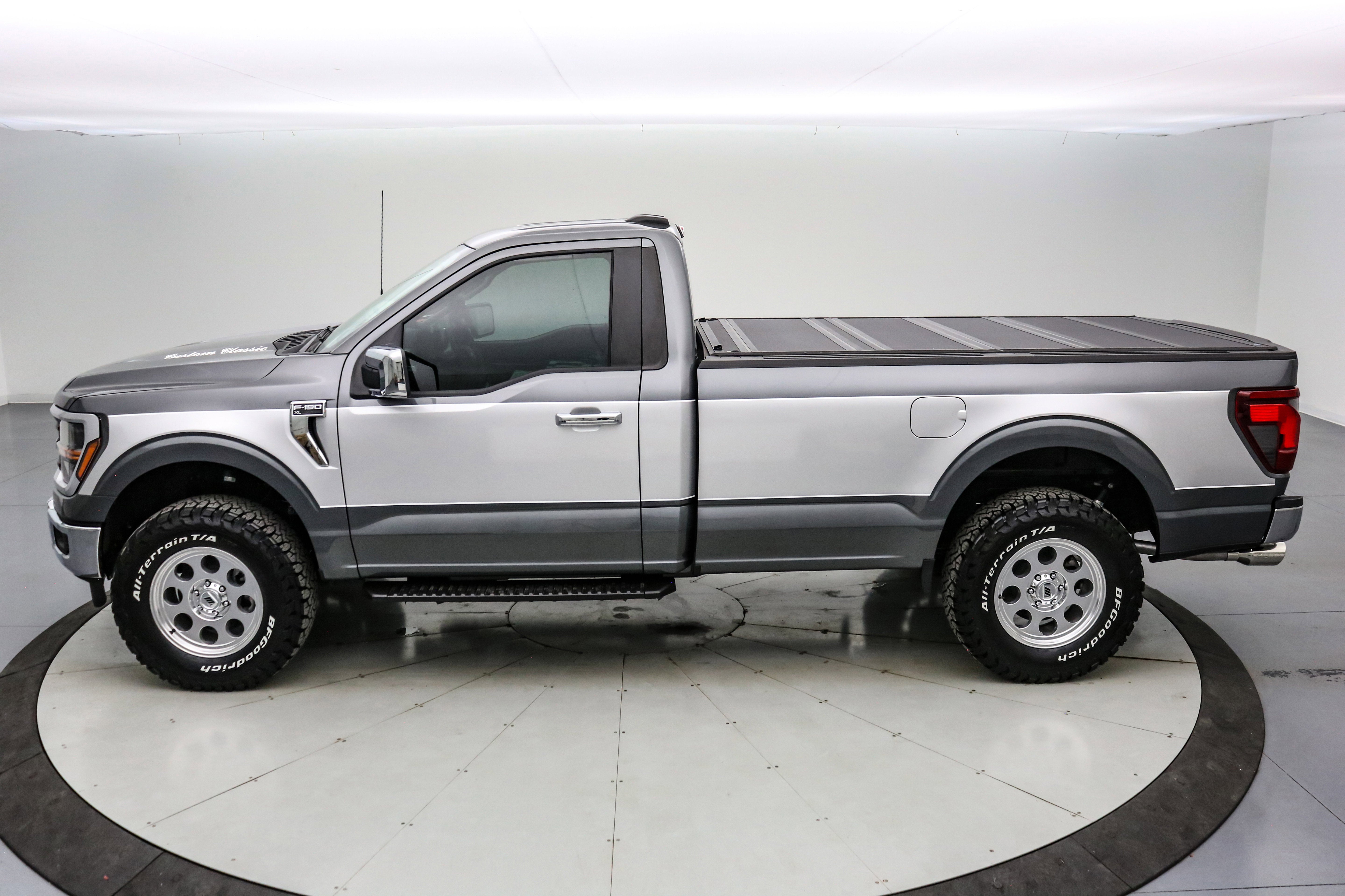 2025 Ford F-150 Custom Classic