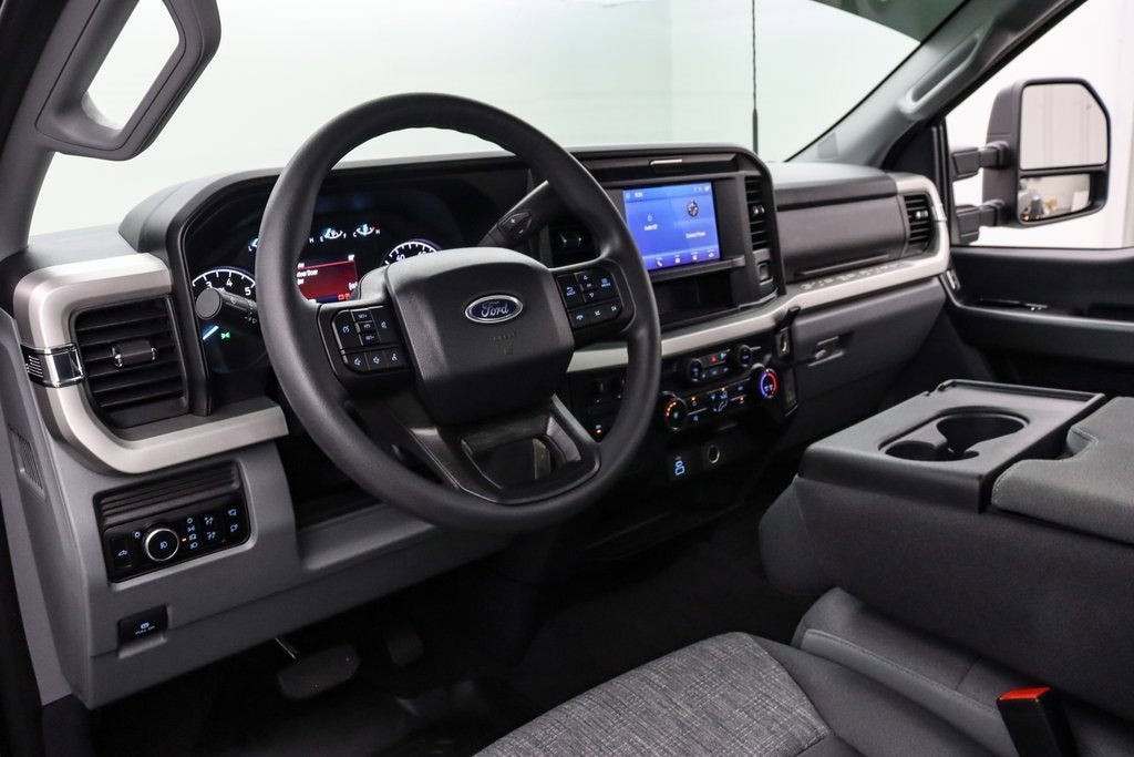 2025 Ford Super Duty F-350 DRW XLT