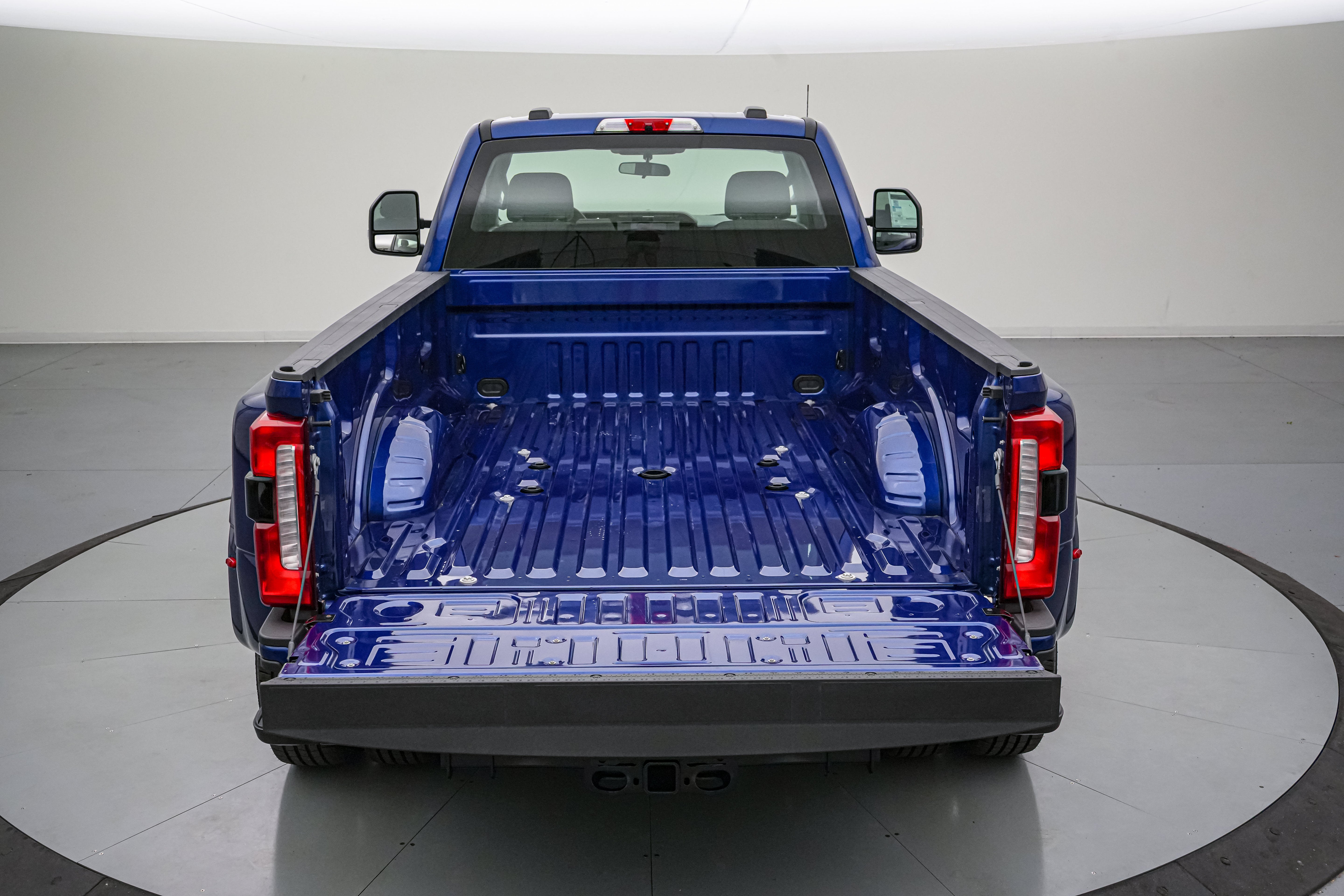 2026 Ford Super Duty F-350 DRW XL w/STX Appearance Package