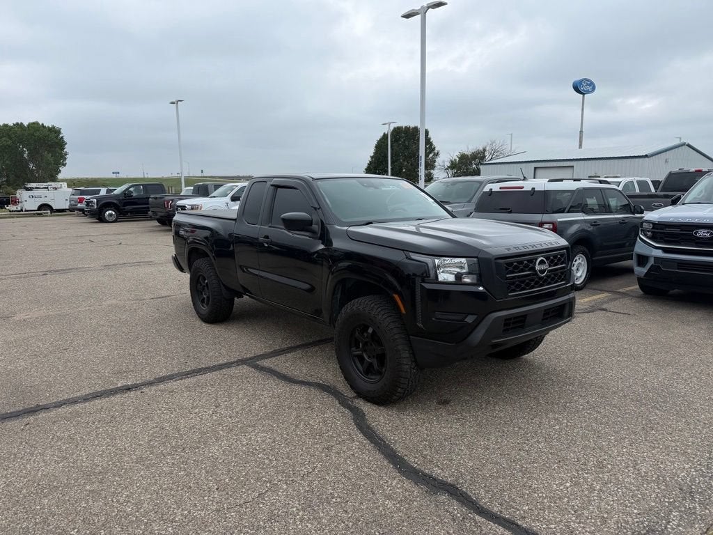 2022 Nissan Frontier S