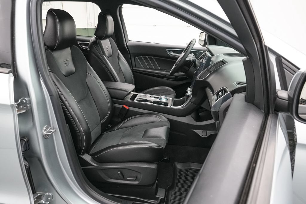 2023 Ford Edge ST
