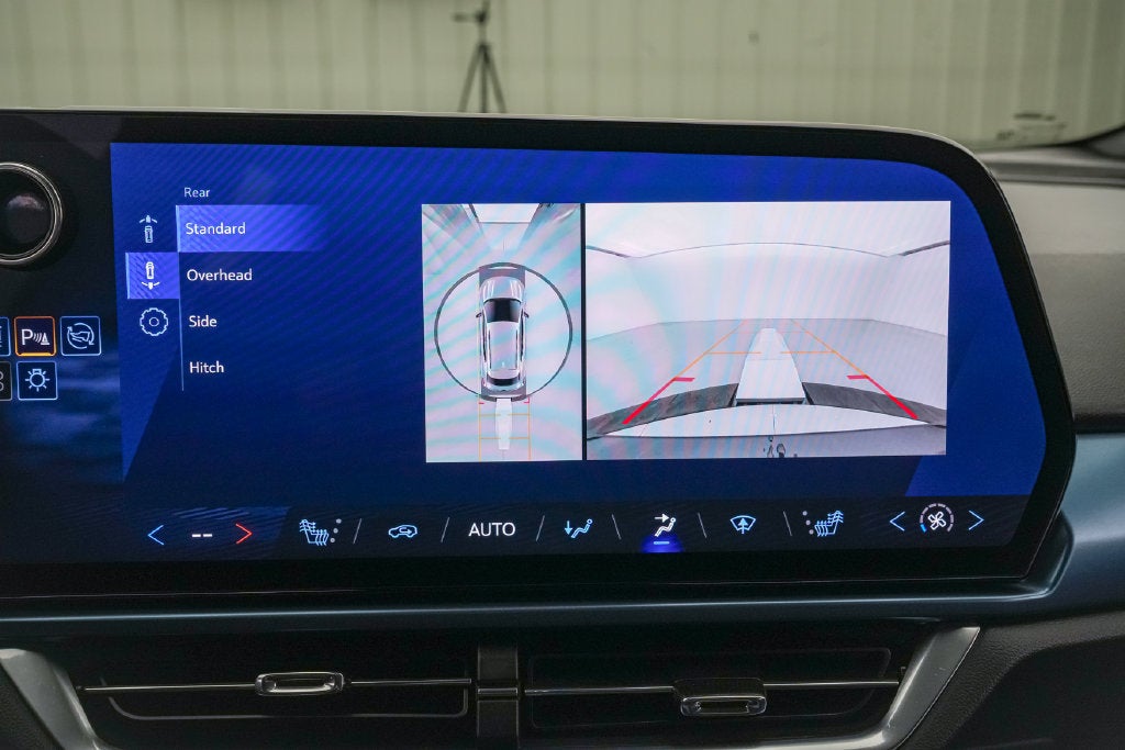 2024 Chevrolet Equinox EV LT w/ 2LT