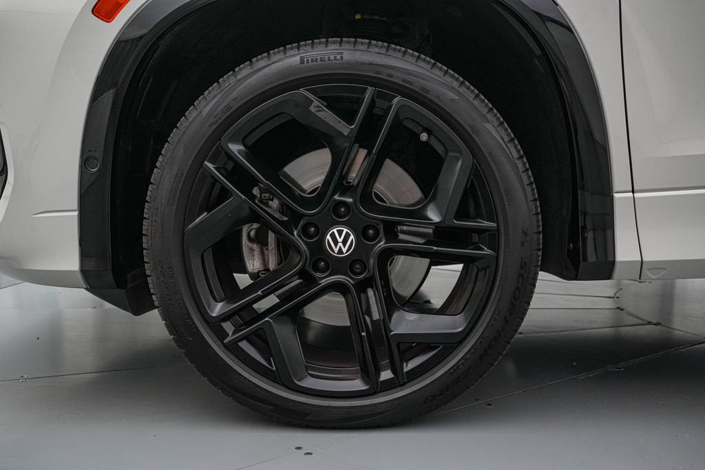 2025 Volkswagen Tiguan 2.0T SE R-Line Black