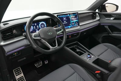 2025 Volkswagen Tiguan 2.0T SE R-Line Black