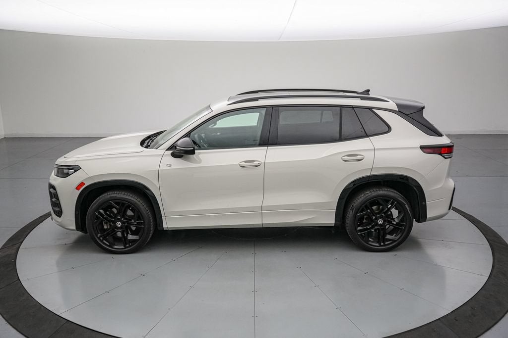 2025 Volkswagen Tiguan 2.0T SE R-Line Black