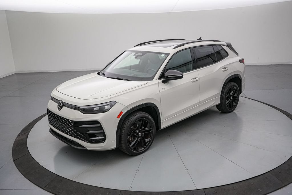 2025 Volkswagen Tiguan 2.0T SE R-Line Black
