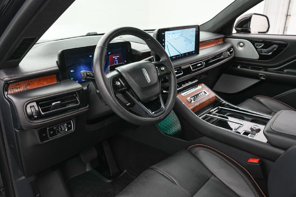 2025 Lincoln Aviator Black Label Invitation