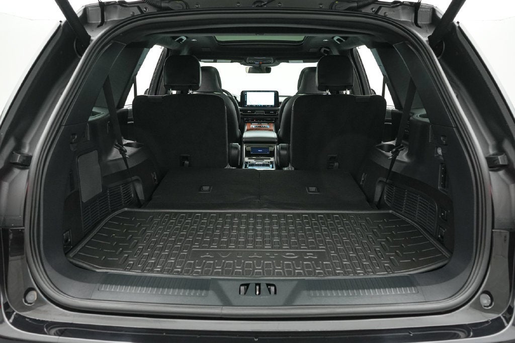 2025 Lincoln Aviator Black Label Invitation