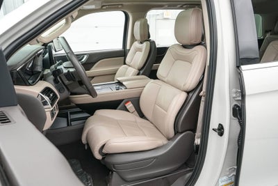 2024 Lincoln Navigator Premiere