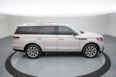 2024 Lincoln Navigator Premiere