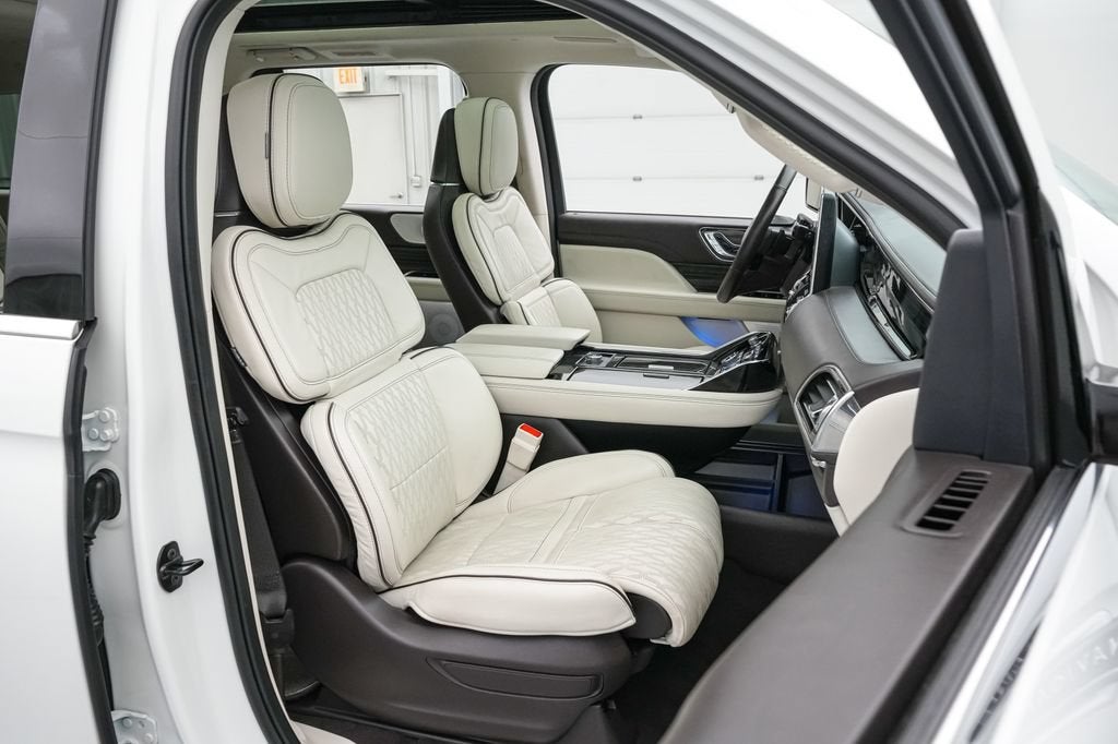 2024 Lincoln Navigator L Black Label Chalet