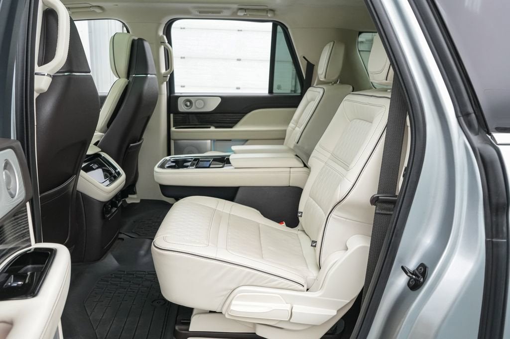 2022 Lincoln Navigator L Black Label