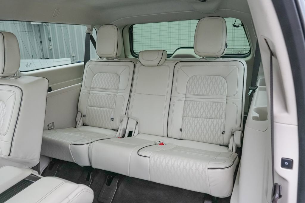 2022 Lincoln Navigator L Black Label
