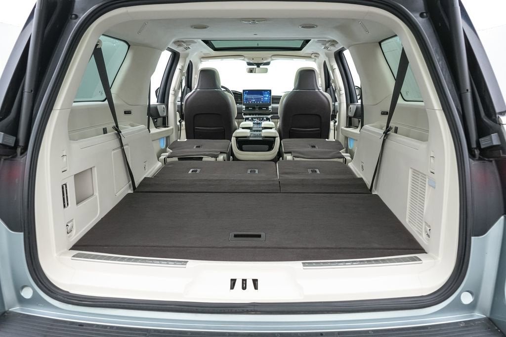 2022 Lincoln Navigator L Black Label