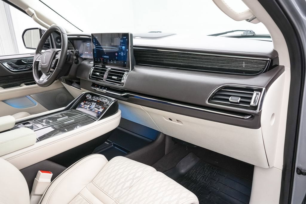 2022 Lincoln Navigator L Black Label