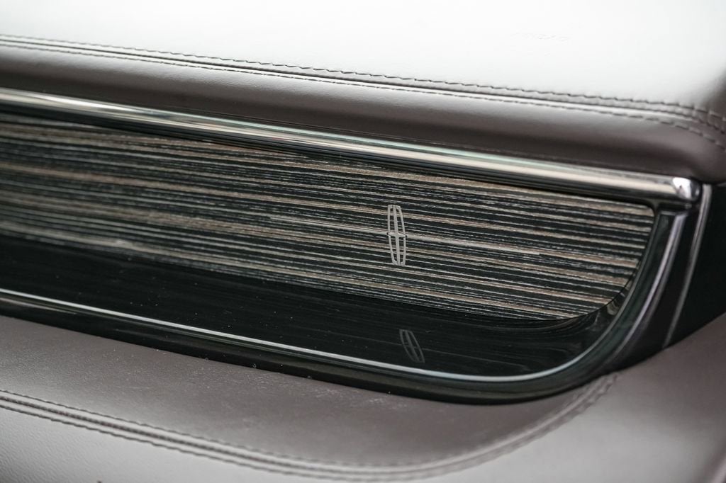 2022 Lincoln Navigator L Black Label