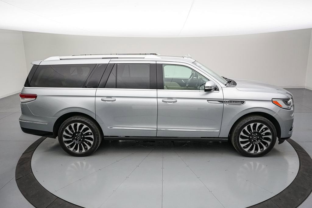 2022 Lincoln Navigator L Black Label
