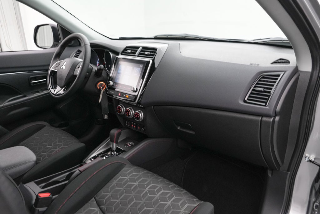 2026 Mitsubishi Outlander Sport 2.0 LE