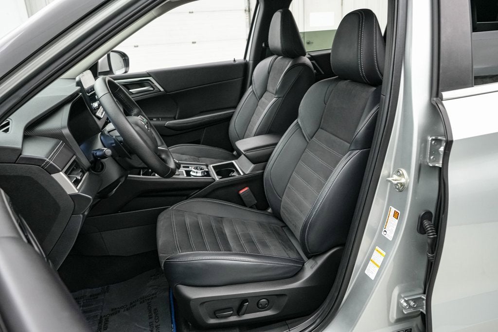 2024 Mitsubishi Outlander Plug-In Hybrid SE