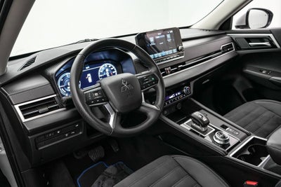 2024 Mitsubishi Outlander Plug-In Hybrid SE