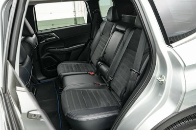 2024 Mitsubishi Outlander Plug-In Hybrid SE