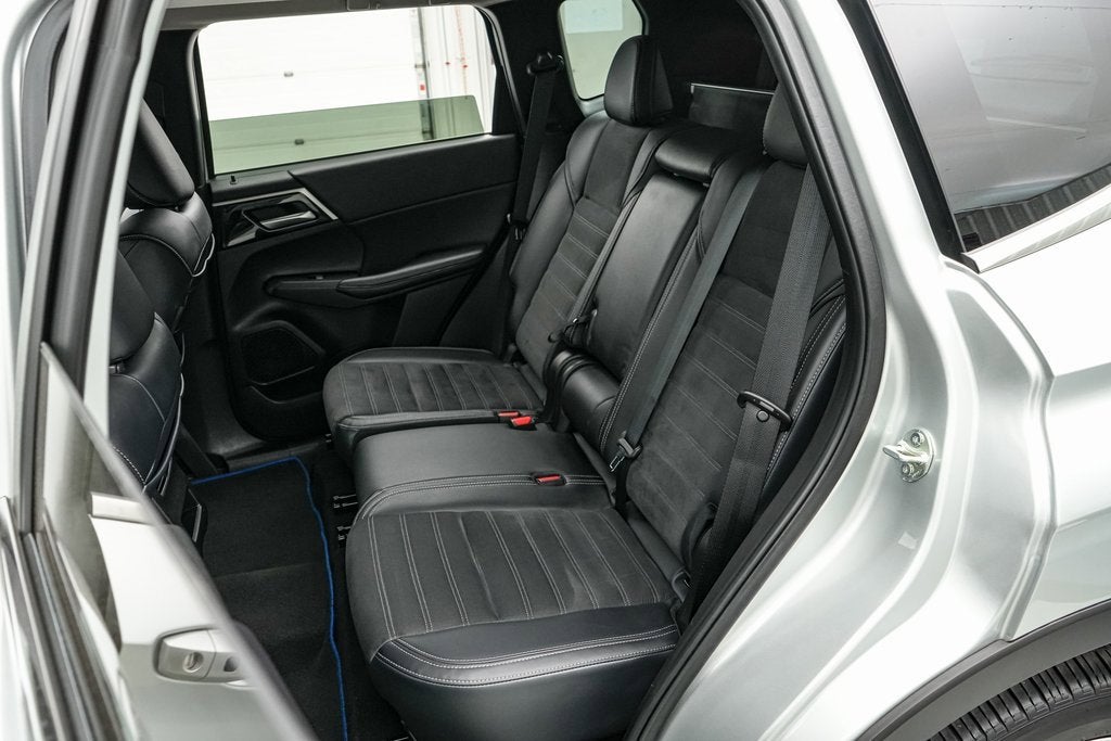 2024 Mitsubishi Outlander Plug-In Hybrid SE