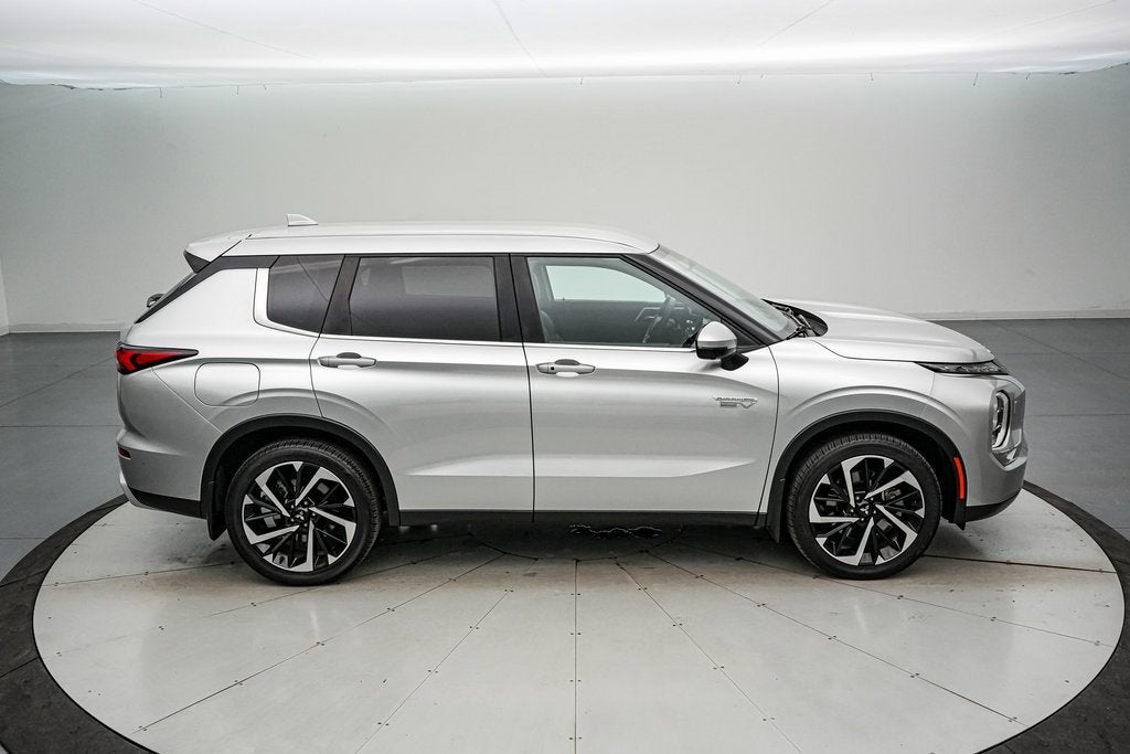 2024 Mitsubishi Outlander Plug-In Hybrid SE