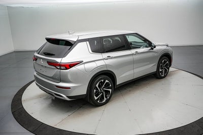 2024 Mitsubishi Outlander Plug-In Hybrid SE